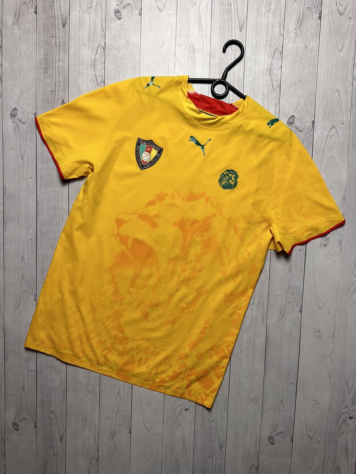 Puma × Vintage Vintage puma Cameron soccer jersey size L big logo rare Size US L / EU 52-54 / 3 - 1 Thumbnail