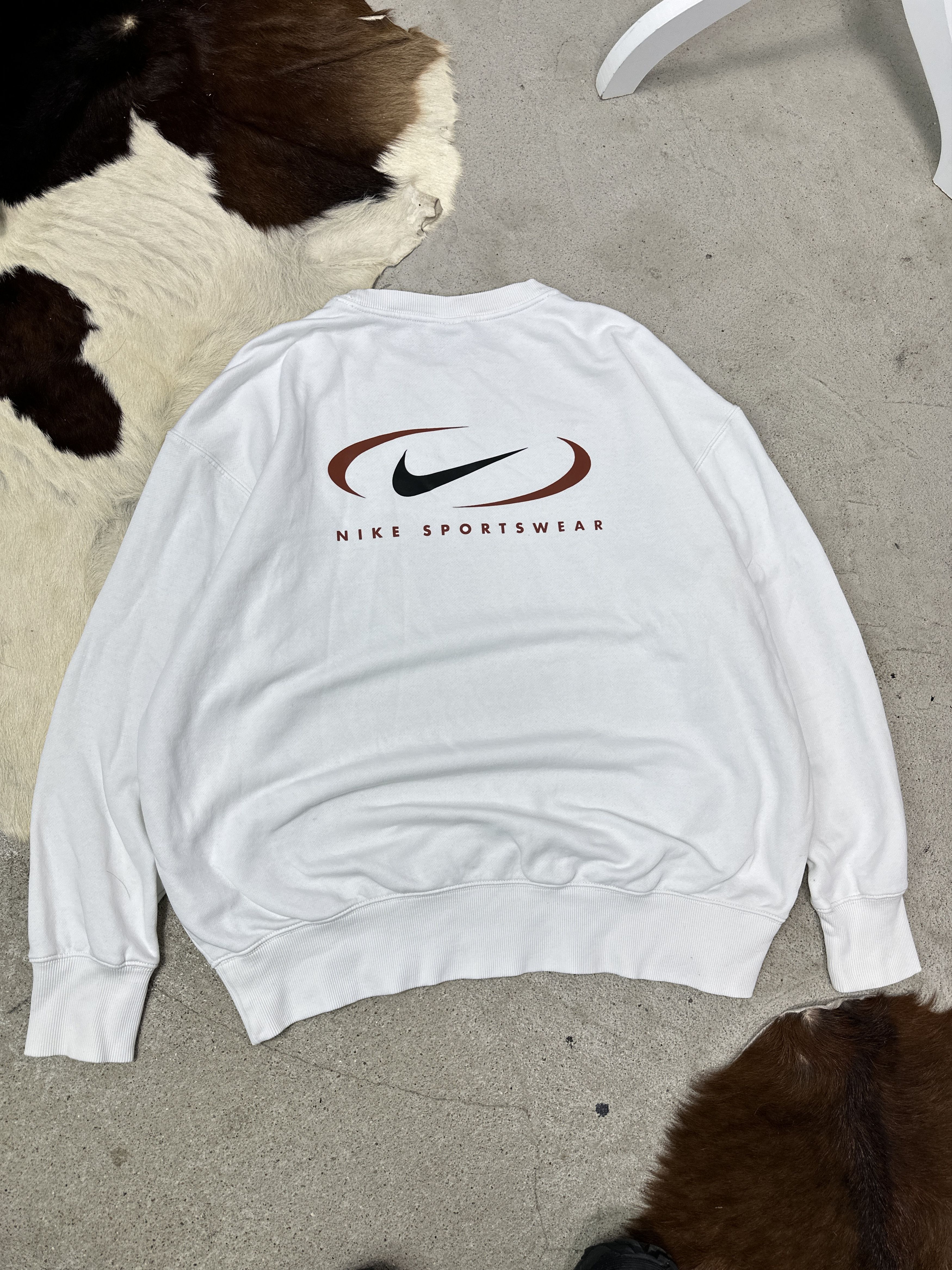 Nike Vintage Sporty Streetwear Skater Nike Sweatshirt Y2K Size US S / EU 44-46 / 1 - 1 Thumbnail