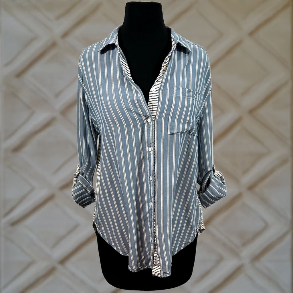 Vintage Jane + Delancey Button-Down Shirt Womens Small Blue Striped Roll Tab Sleeve Casual Button Up 2020s Womens Short List? Size S / US 4 / IT 40 - 1 Thumbnail