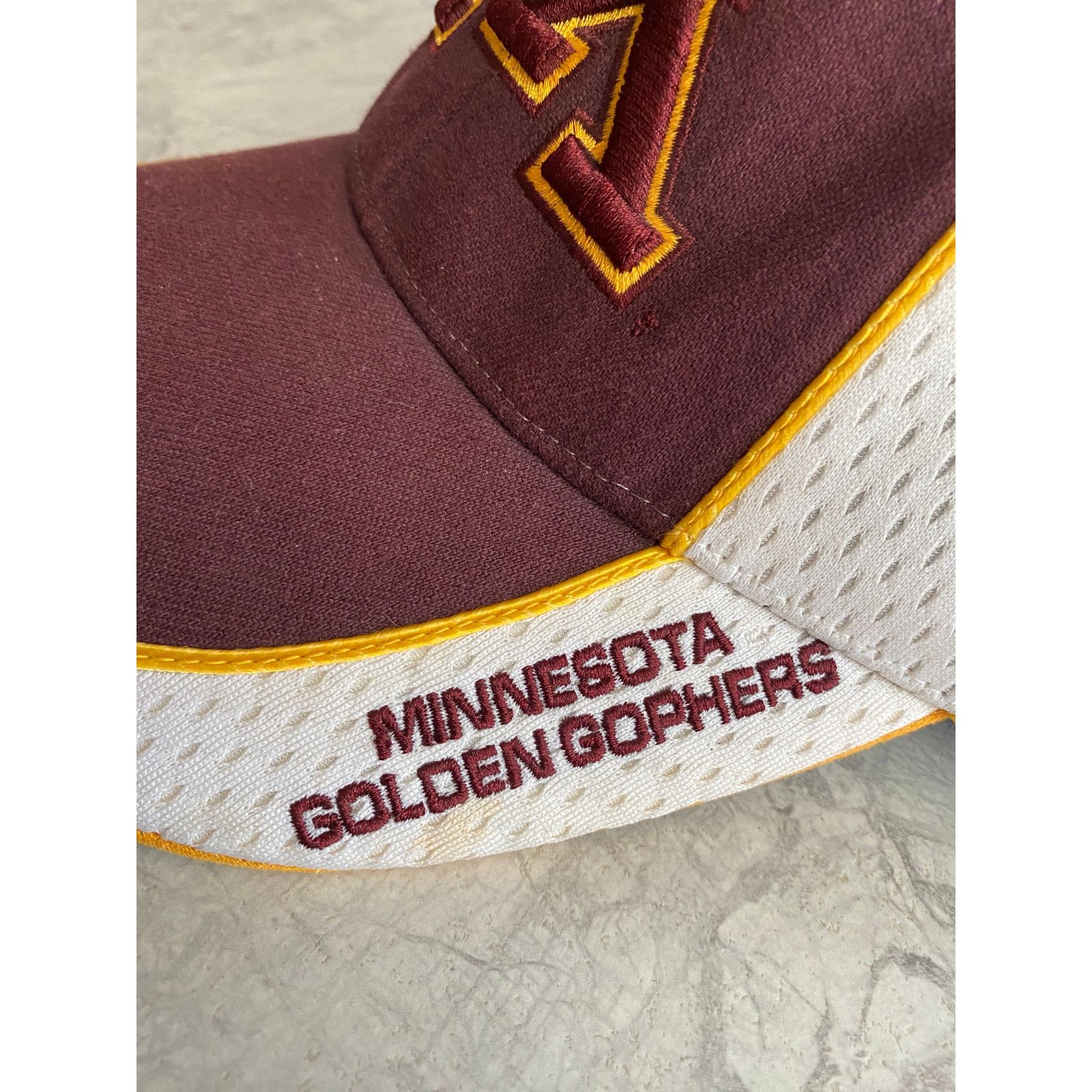 NCAA Minnesota Gophers Stretch-Fit Baseball Hat Size ONE SIZE - 4 Thumbnail