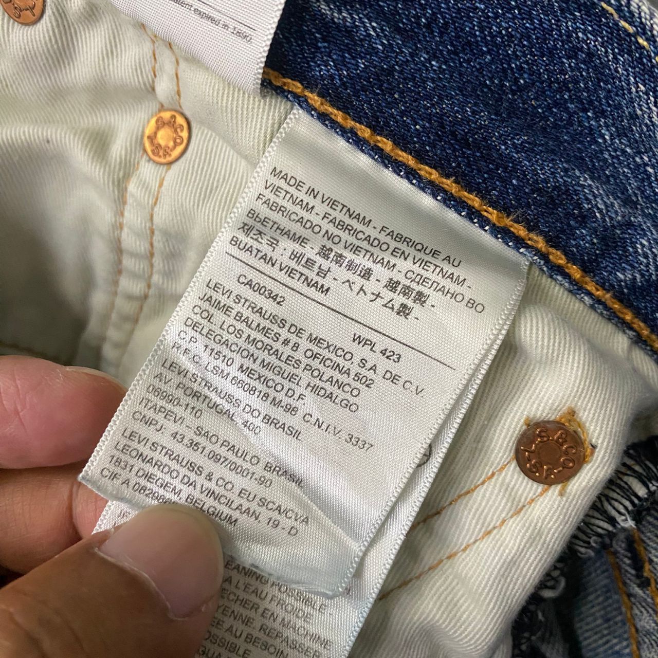 Levi's Vintage 90s Levis 505 Distressed Denim Kurt Cobain Style Size US 34 / EU 50 - 22 Thumbnail