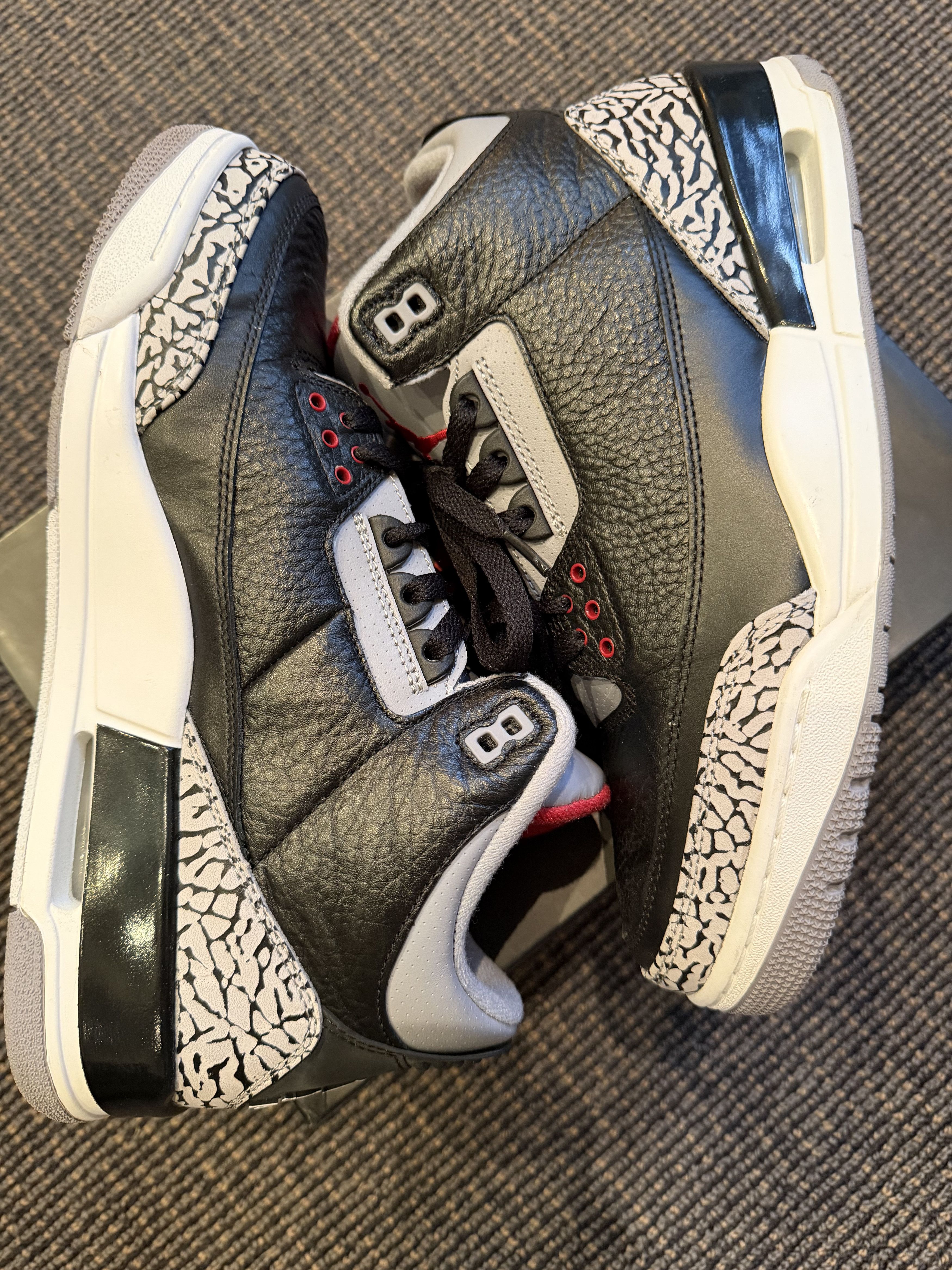 Jordan Brand Air Jordan 3 Retro Cement 2011 Size US 10 / EU 43 - 3 Thumbnail