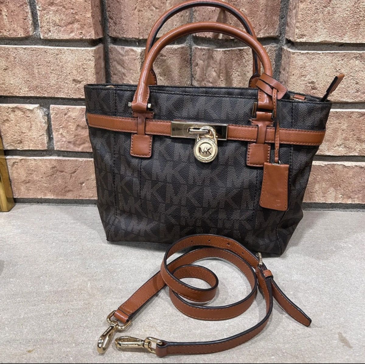 Michael Kors Michael Kors Hamilton Signature Satchel – Brown/Black Leathe Size ONE SIZE - 1 Thumbnail