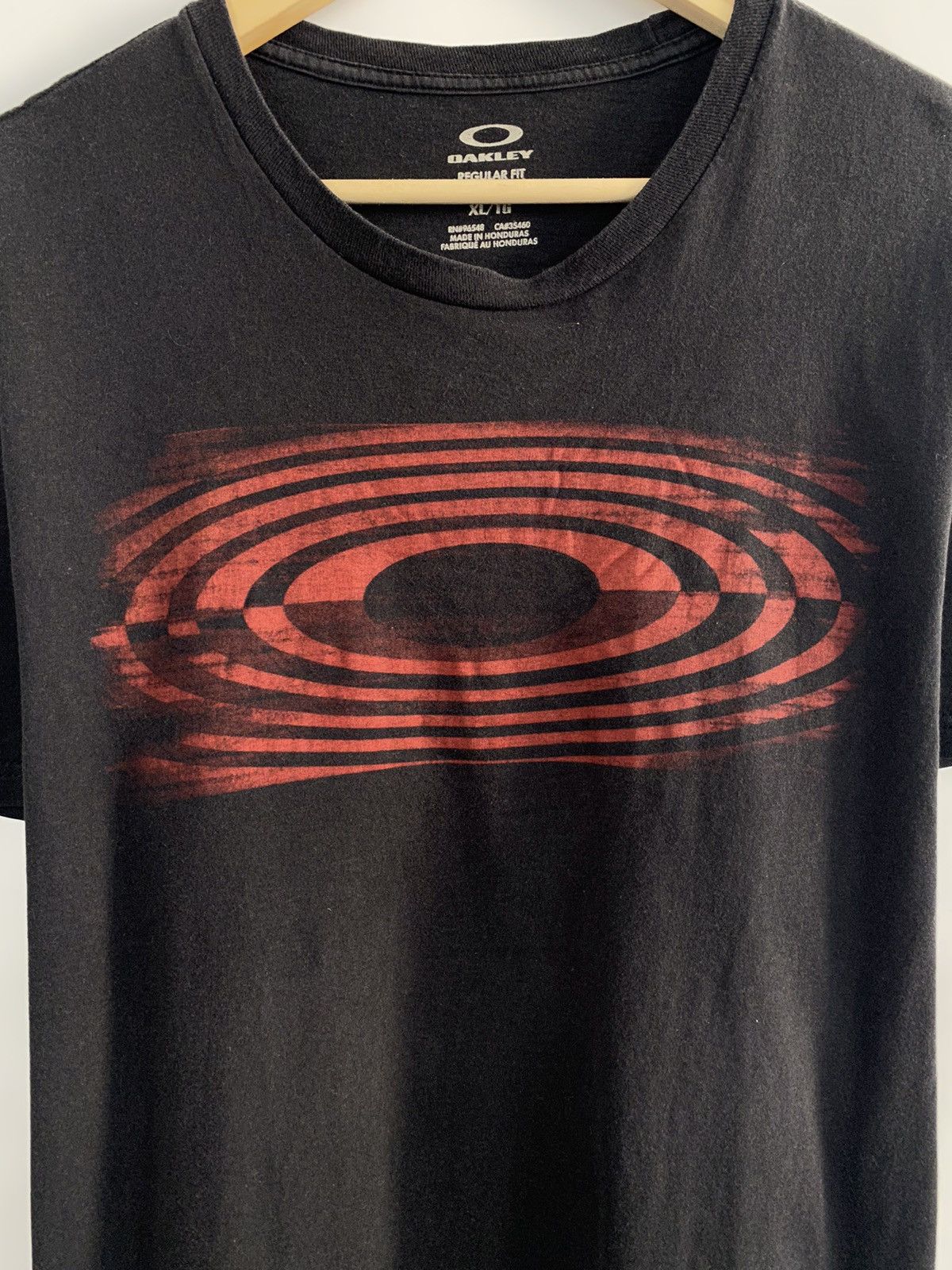 Oakley × Vintage 🇺🇸 Vintage Y2K Oakley Big Logo T-Shirt Rare Retro Hype Size US XL / EU 56 / 4 - 4 Thumbnail