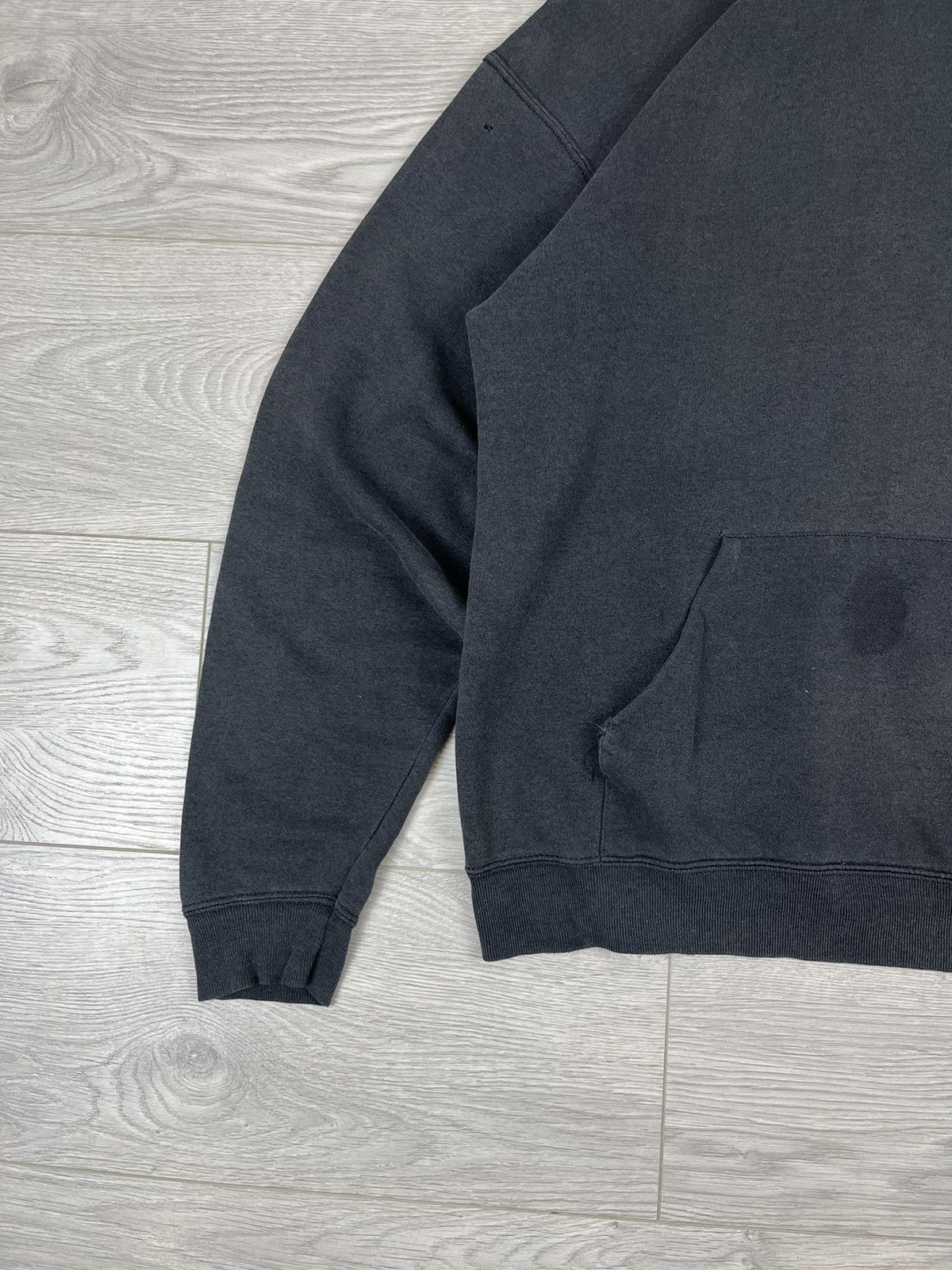 Fruit Of The Loom × Vintage Fruit Of The Loom Vintage Black Faded Basic Hoodie Size US L / EU 52-54 / 3 - 5 Thumbnail