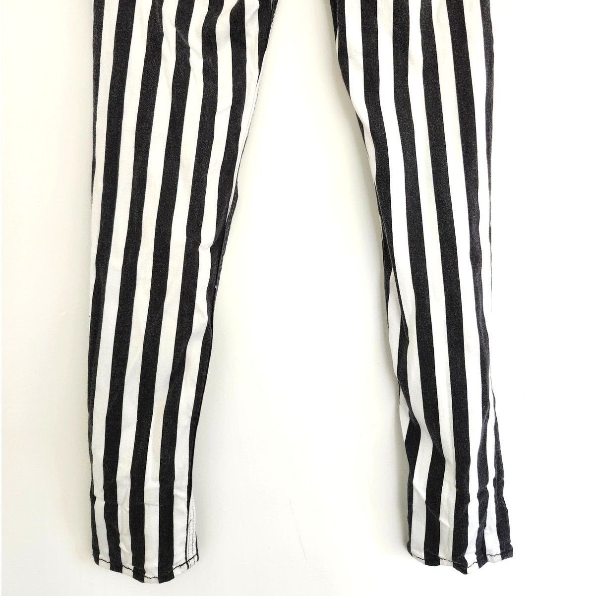 Rag & Bone Rag & Bone Black & White Striped Capri Jeans Sz 26 Size 26" / US 2 / IT 38 - 4 Thumbnail