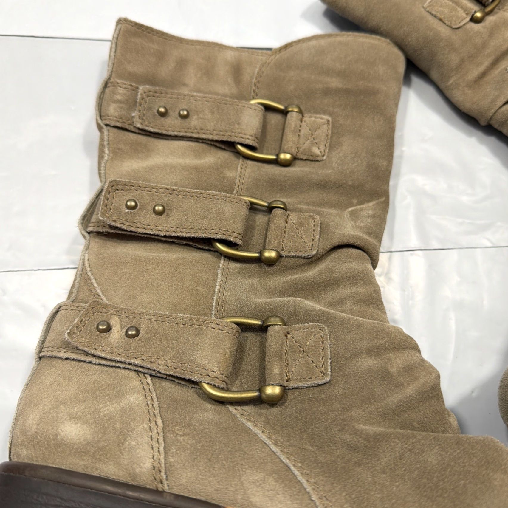 Clarks Boots Mid Calf Tan Suede Leather Side Zip 3 Strap Buckles 60935 Womens Size 8M