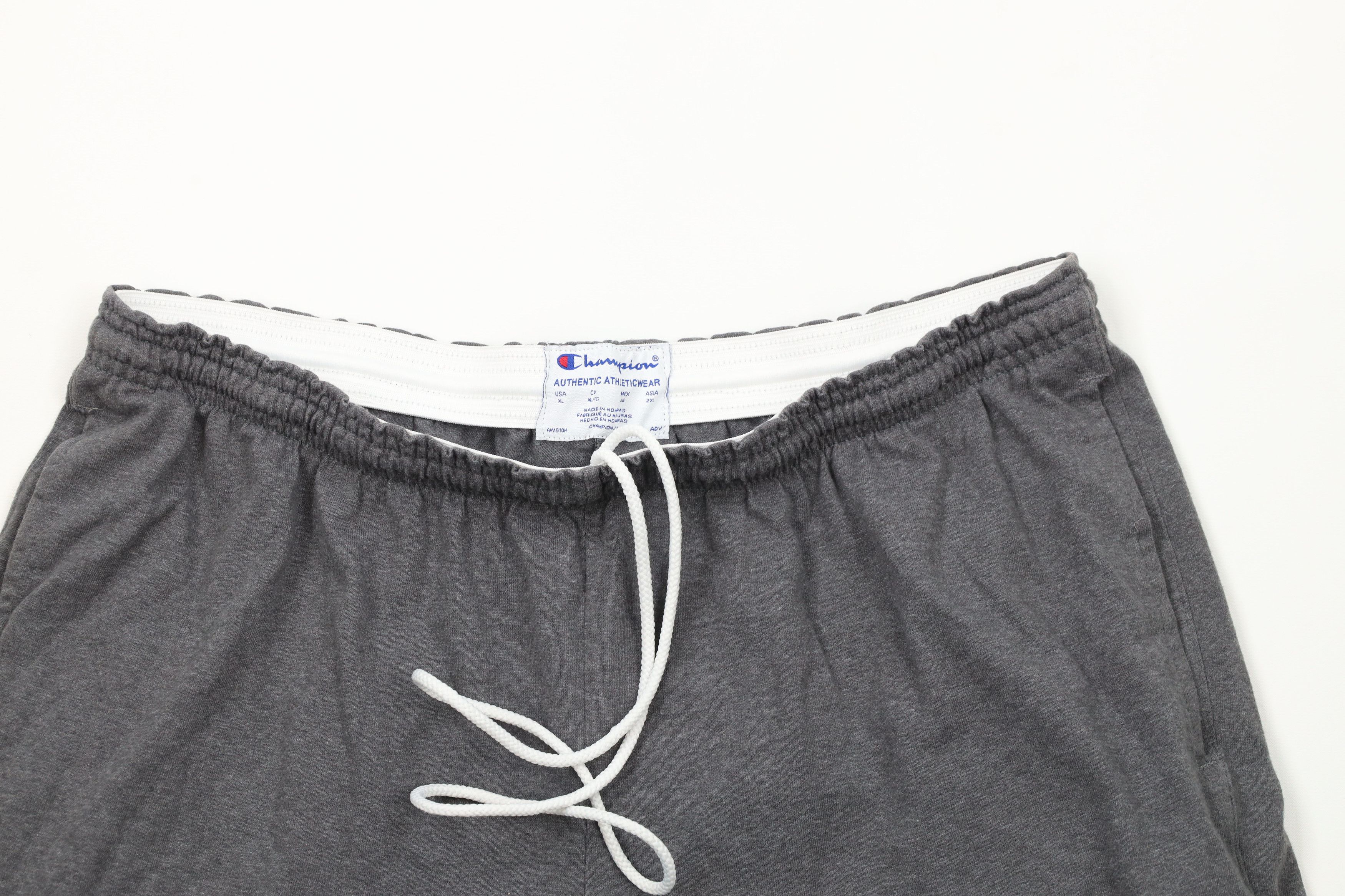 Champion × Vintage Vintage Champion Logo Above Knee Cotton Dad Shorts Gray Size US 36 / EU 52 - 2 Thumbnail