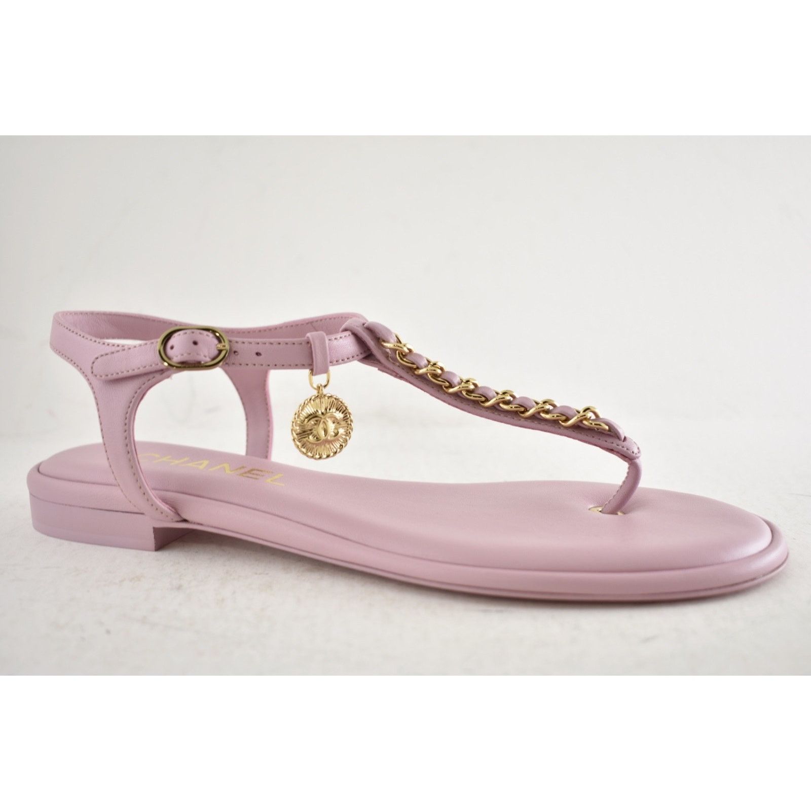 Chanel Chanel Lilac Pink Gold Chain Flat Thong Sandal 39.5 Size US 9.5 / IT 39.5 - 6 Thumbnail