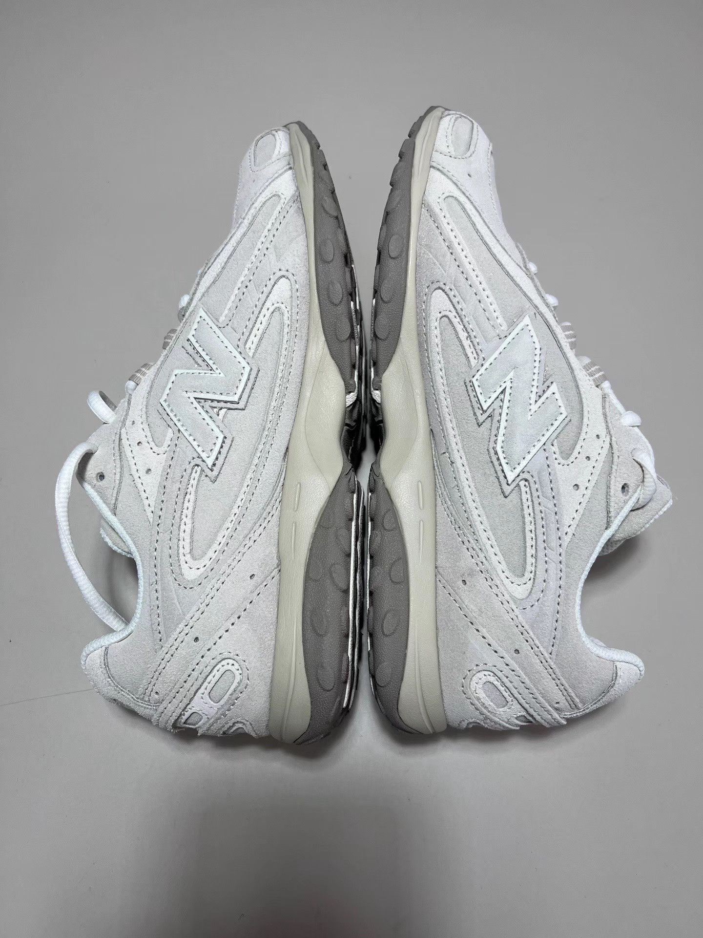 New Balance NEW BALANCE White Slim Sole German Army Trainer Size US 7 / EU 40 - 5 Thumbnail
