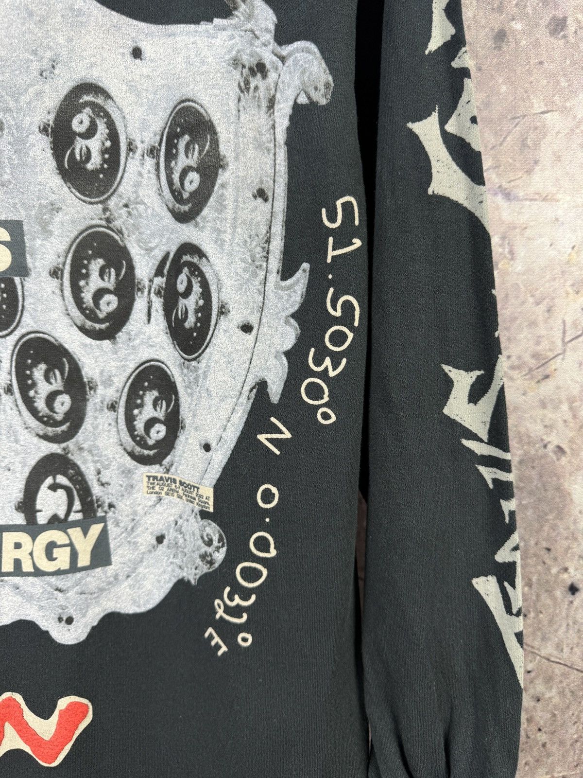 Travis Scott Men’s Travis Scott Long Sleeve Shirt London Tour Size Small Size US S / EU 44-46 / 1 - 13 Thumbnail