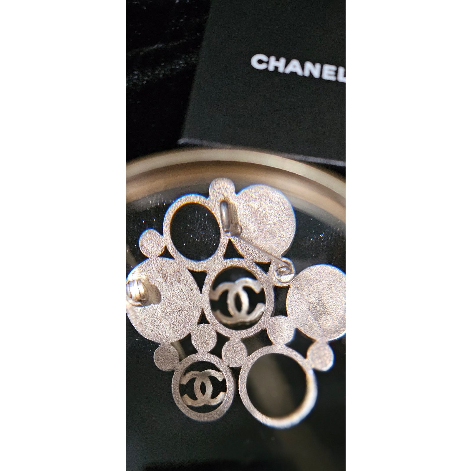 Chanel Vintage Chanel Metal Brooch with White Enamel CC Logos Size ONE SIZE - 3 Thumbnail