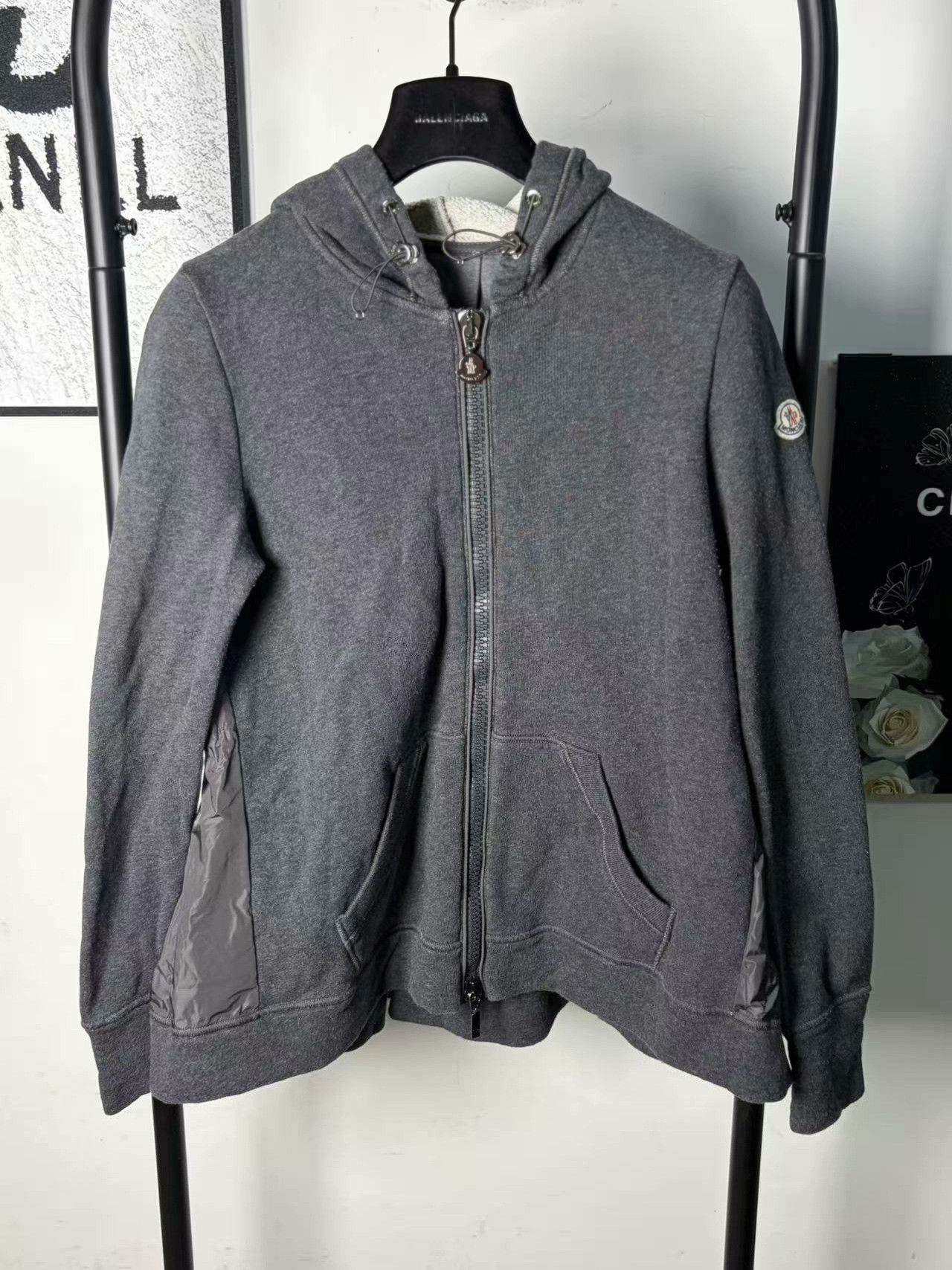 Moncler Moncler Retro White Light Jacket s Men Size US S / EU 44-46 / 1 - 1 Thumbnail