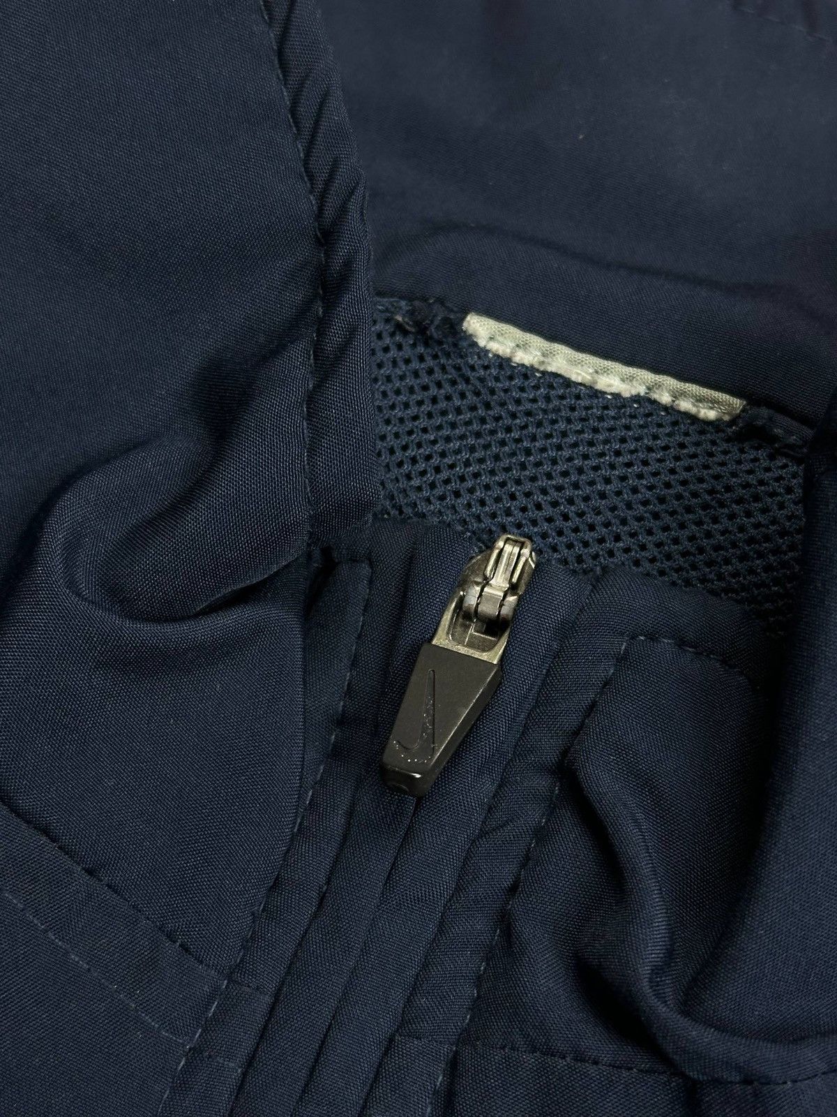Nike Vintage Nike Tn Skepta Y2K Nylon Track Jacket L Size US L / EU 52-54 / 3 - 6 Thumbnail