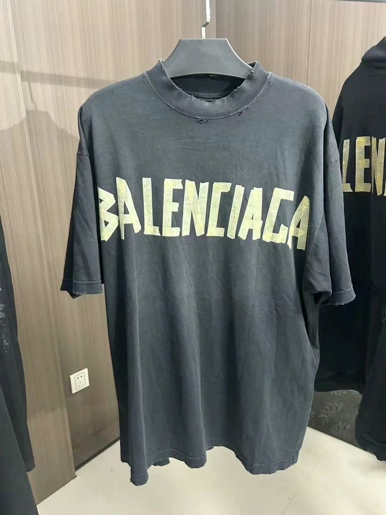 Balenciaga Balenciaga Tape Logo Short Sleeve T-shirt Size US S / EU 44-46 / 1 - 1 Thumbnail