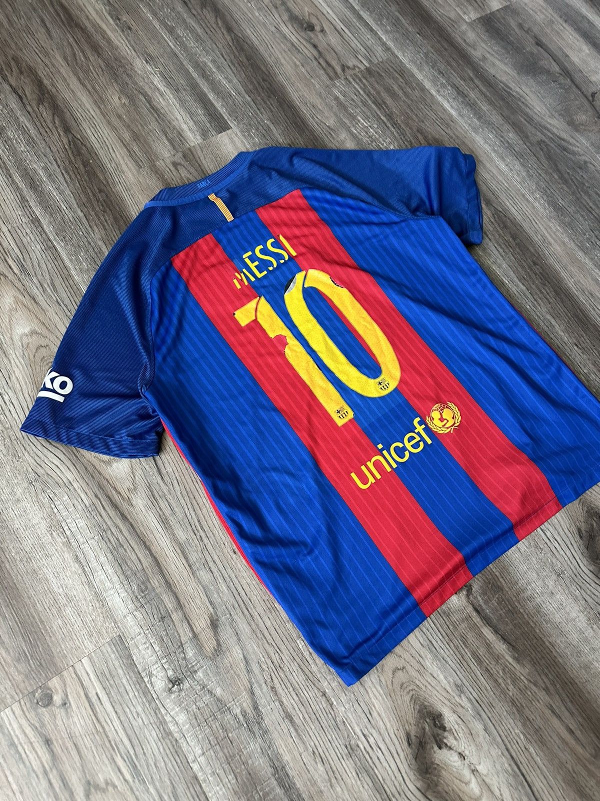 Nike Nike Barcelona Lionel Messi Home Jersey Size US L / EU 52-54 / 3 - 8 Thumbnail