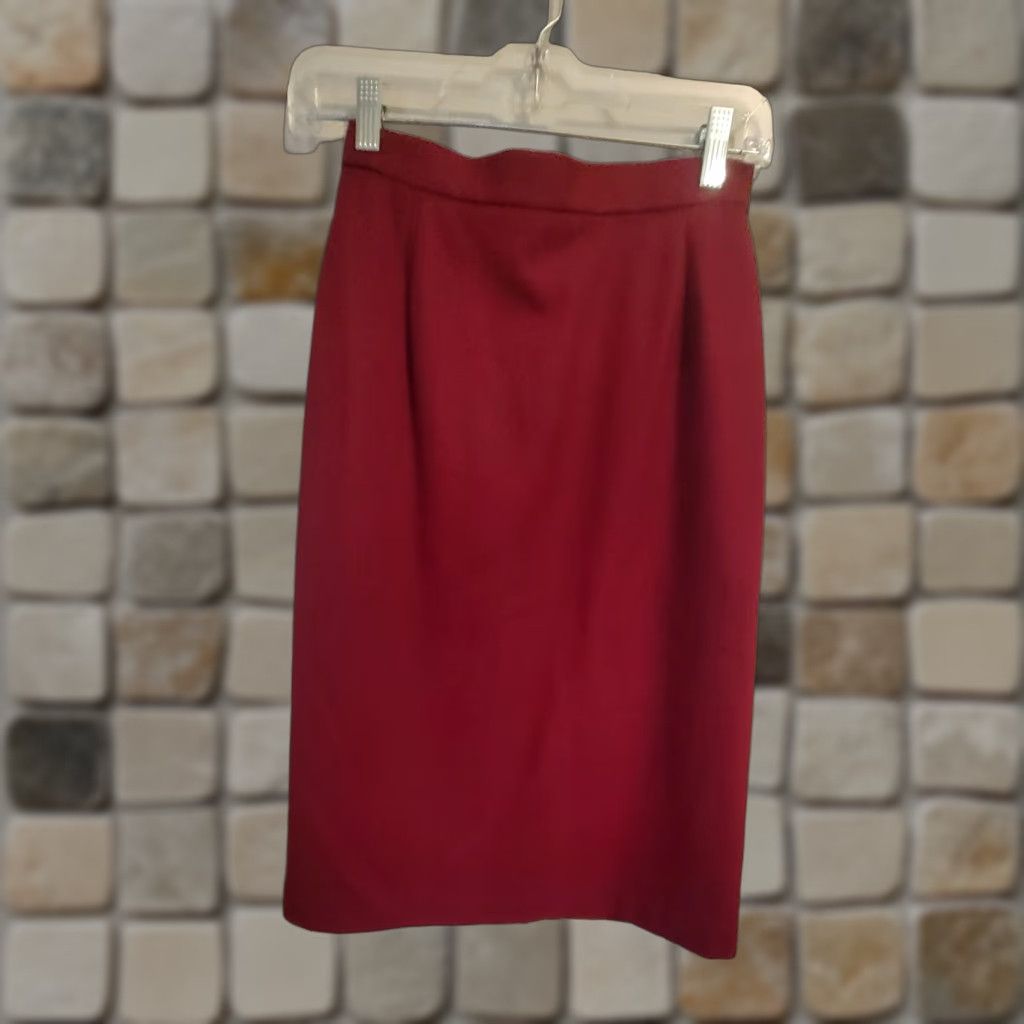Vintage VINTAGE Koret Cranberry Wool A Line Skirt 6P Petite Woman Ladies 1970s SecretarY/Geek NA Size 28" / US 6 / IT 42 - 1 Thumbnail
