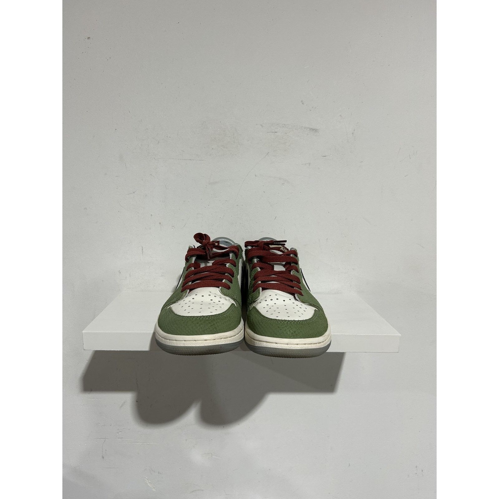 Jordan Brand JORDAN 1 LOW YEAR OF THE DRAGON SIZE 8.5 PREOWNED Size US 8.5 / EU 41-42 - 2 Thumbnail
