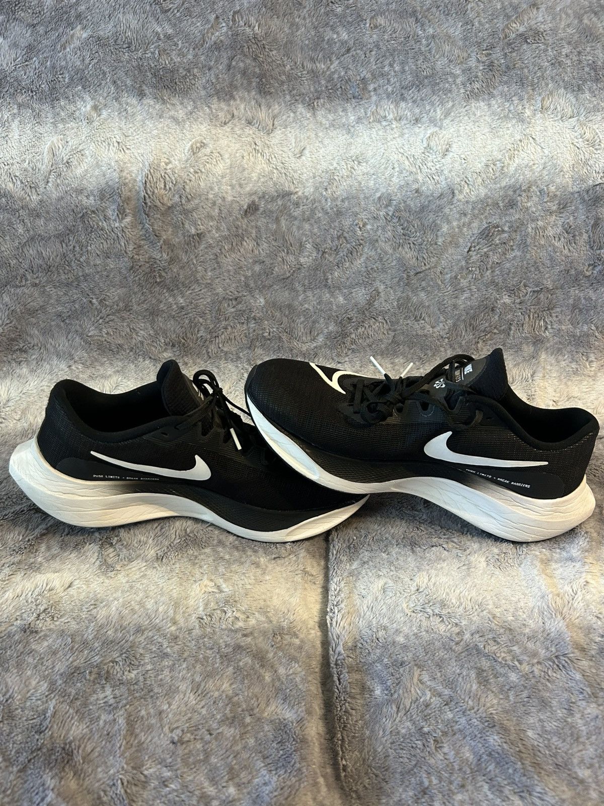 Nike Nike Zoom Fly 5 Black White Size 13 Euc Size US 13 / EU 46 - 2 Thumbnail