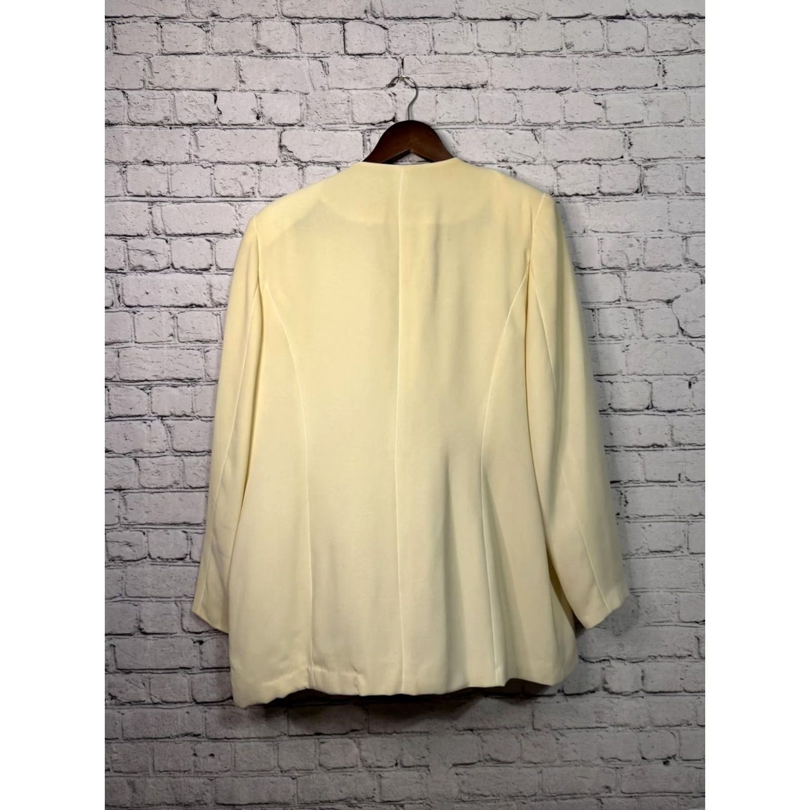 Vintage Moshita Couture Women's Blazer Jacket Beige 16 Long Sleeve Cotton Satin Embellishment Crystal Buttons Medium Length Formal Business Men/Women Size XXL / US 16-18 / IT 52-54 - 4 Thumbnail