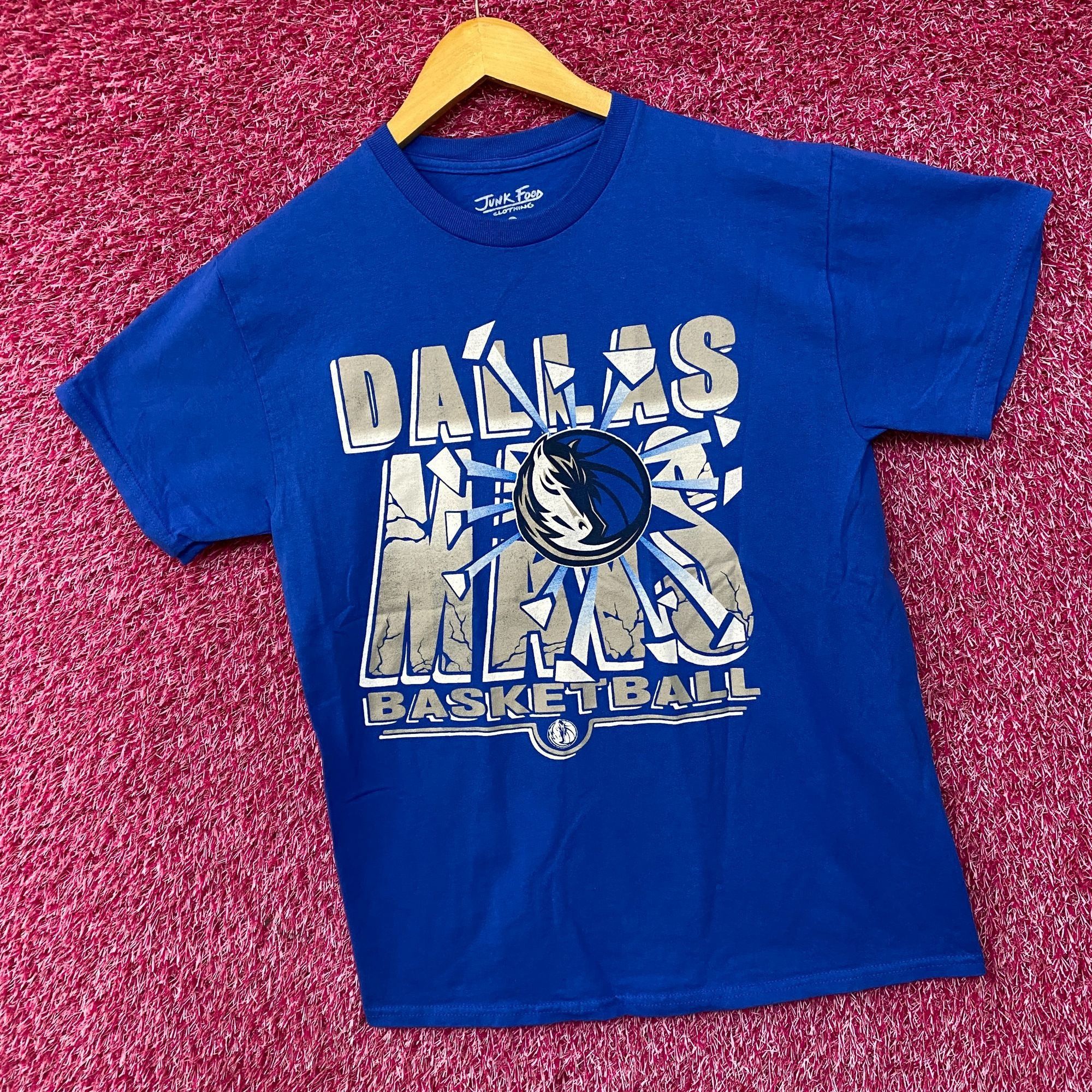 Junk Food Junk Food Dallas Mavericks Break Through Basketball T-Shirt Size US S / EU 44-46 / 1 - 3 Thumbnail