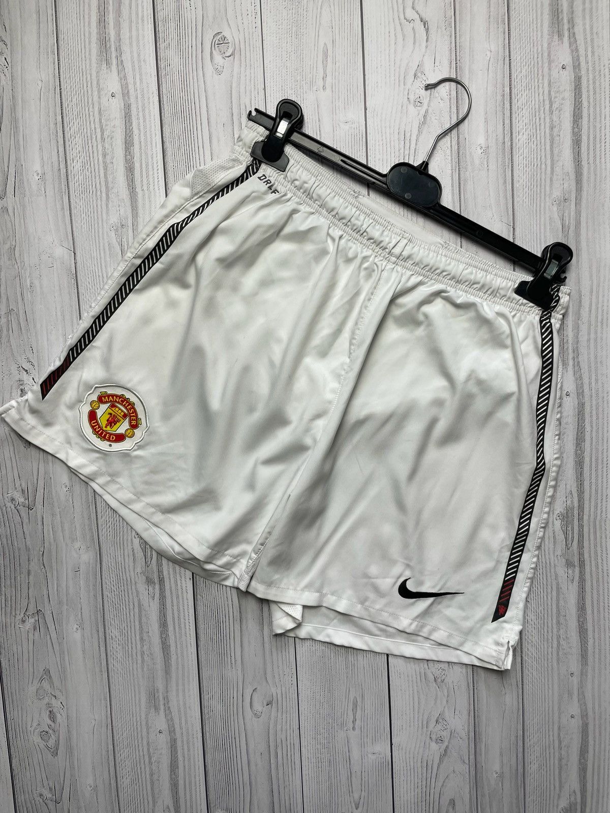 Nike × Vintage Vintage Nike Manchester United soccer shorts size M Size US 32 / EU 48 - 1 Thumbnail