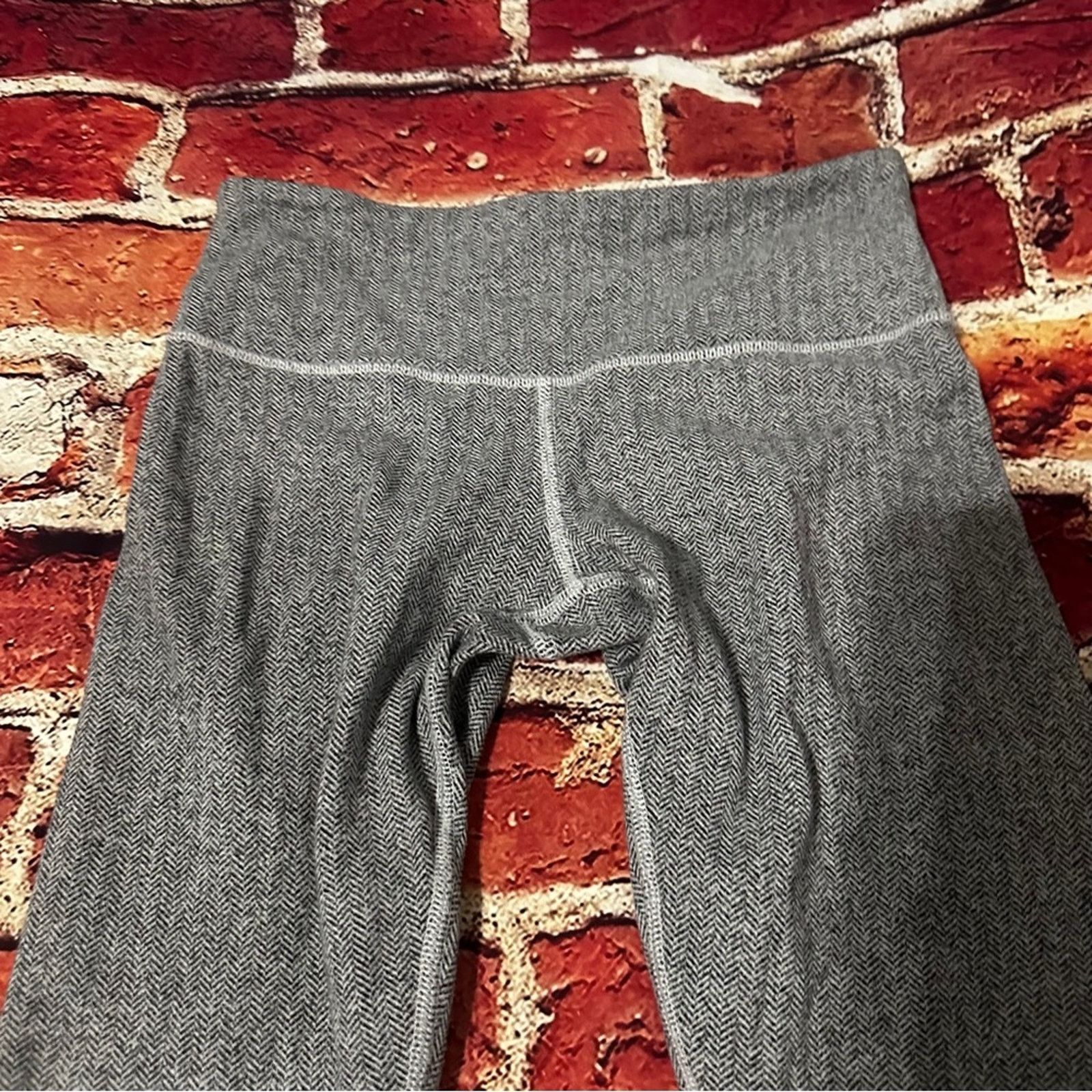 Lululemon Full length lululemon leggings size 4 Size 27" / US 4 / IT 40 - 7 Thumbnail