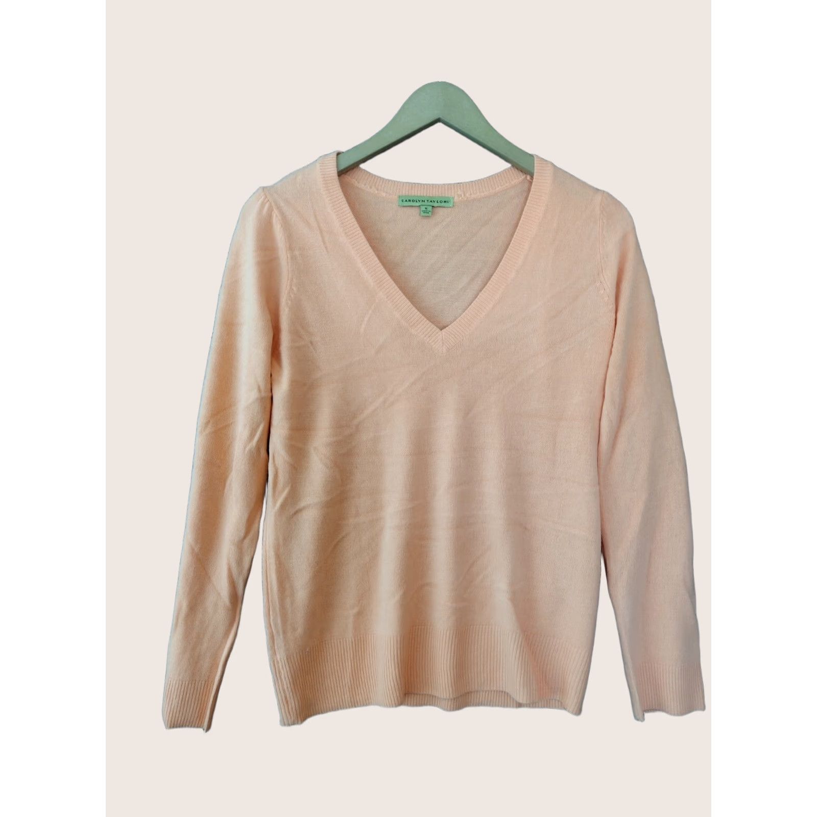 Vintage Carolyn Taylor S Sweater Women's Peach Long Sleeve V Neck Pullover Knit 100% Cotton Raglan Sleeve Solid Logo Fall Winter Casual Formal Secrets: No Size S / US 4 / IT 40 - 1 Thumbnail