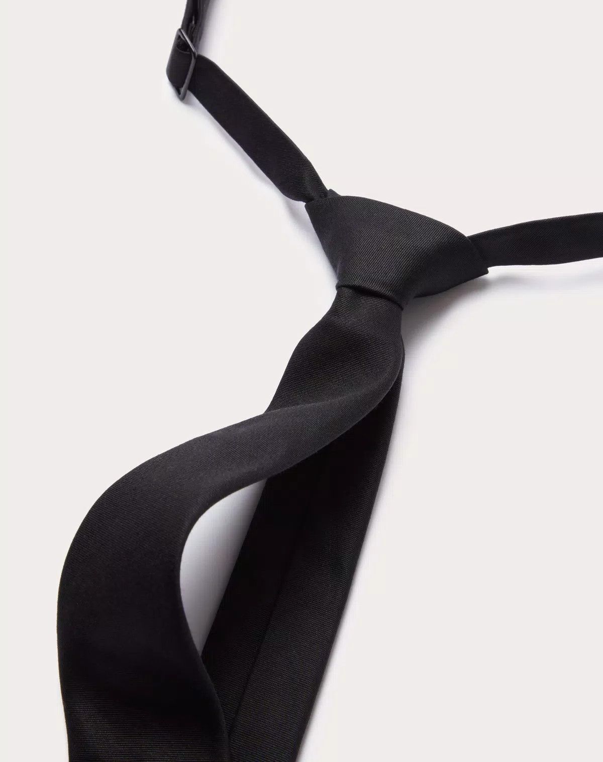 Valentino oc11z0625 Size: OS/ Tie in Black Size ONE SIZE - 4 Thumbnail
