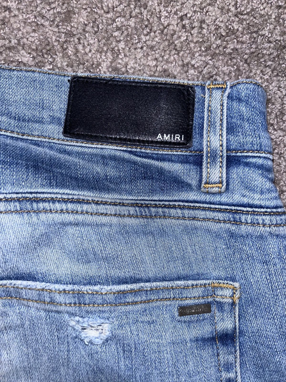 Amiri Amiri thrasher light wash denim Size US 33 - 3 Thumbnail