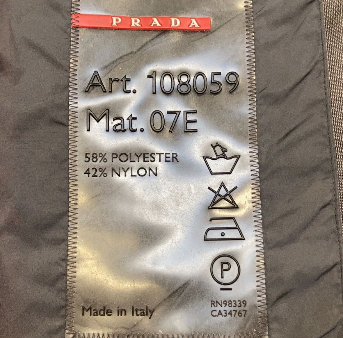 Prada Prada Vintage Gore Tex Jacket Women's Size M Designer 40it Size S / US 4 / IT 40 - 19 Thumbnail