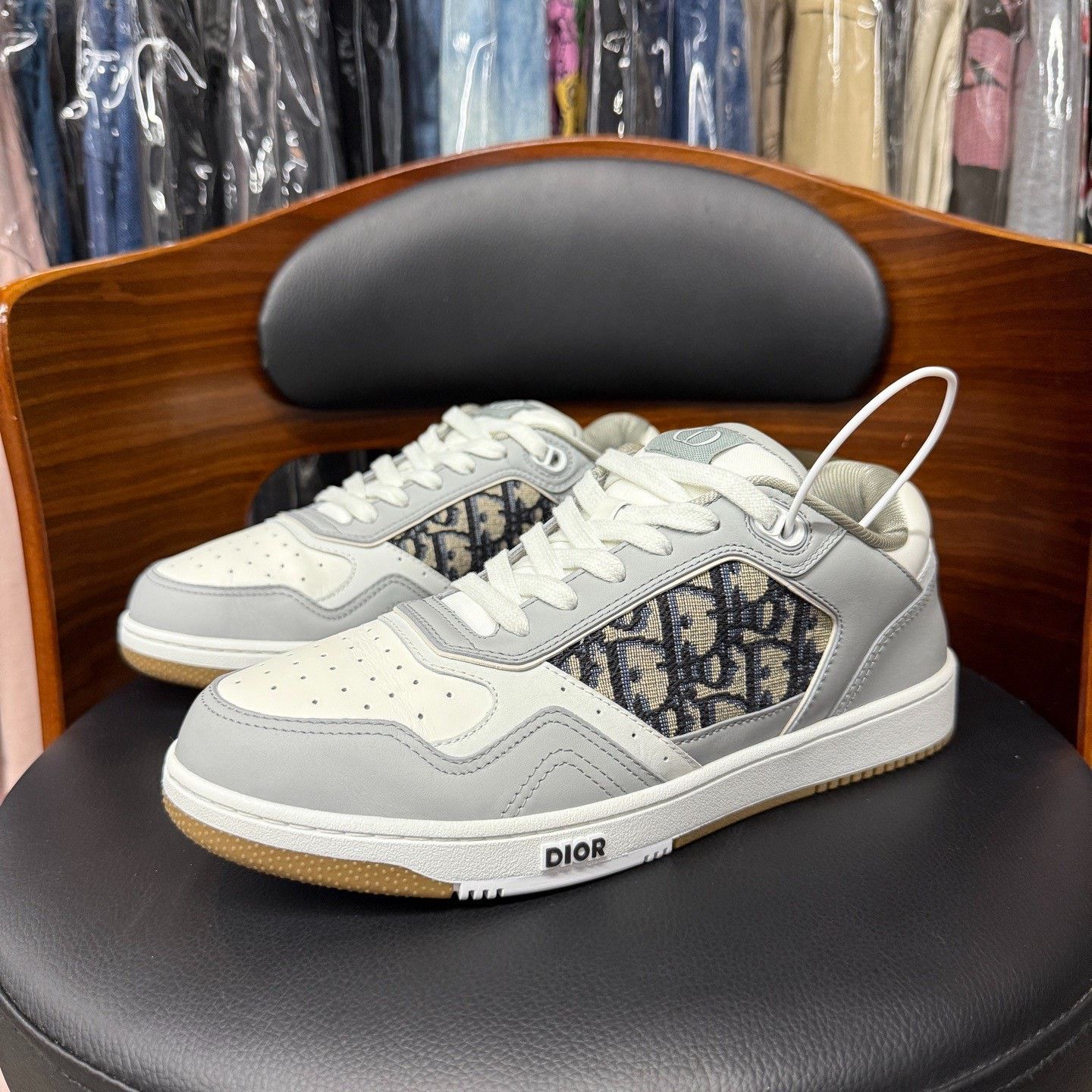 Dior Dior White Lowtop Sneakers 7.5 Men Size US 7.5 / EU 40-41 - 1 Thumbnail