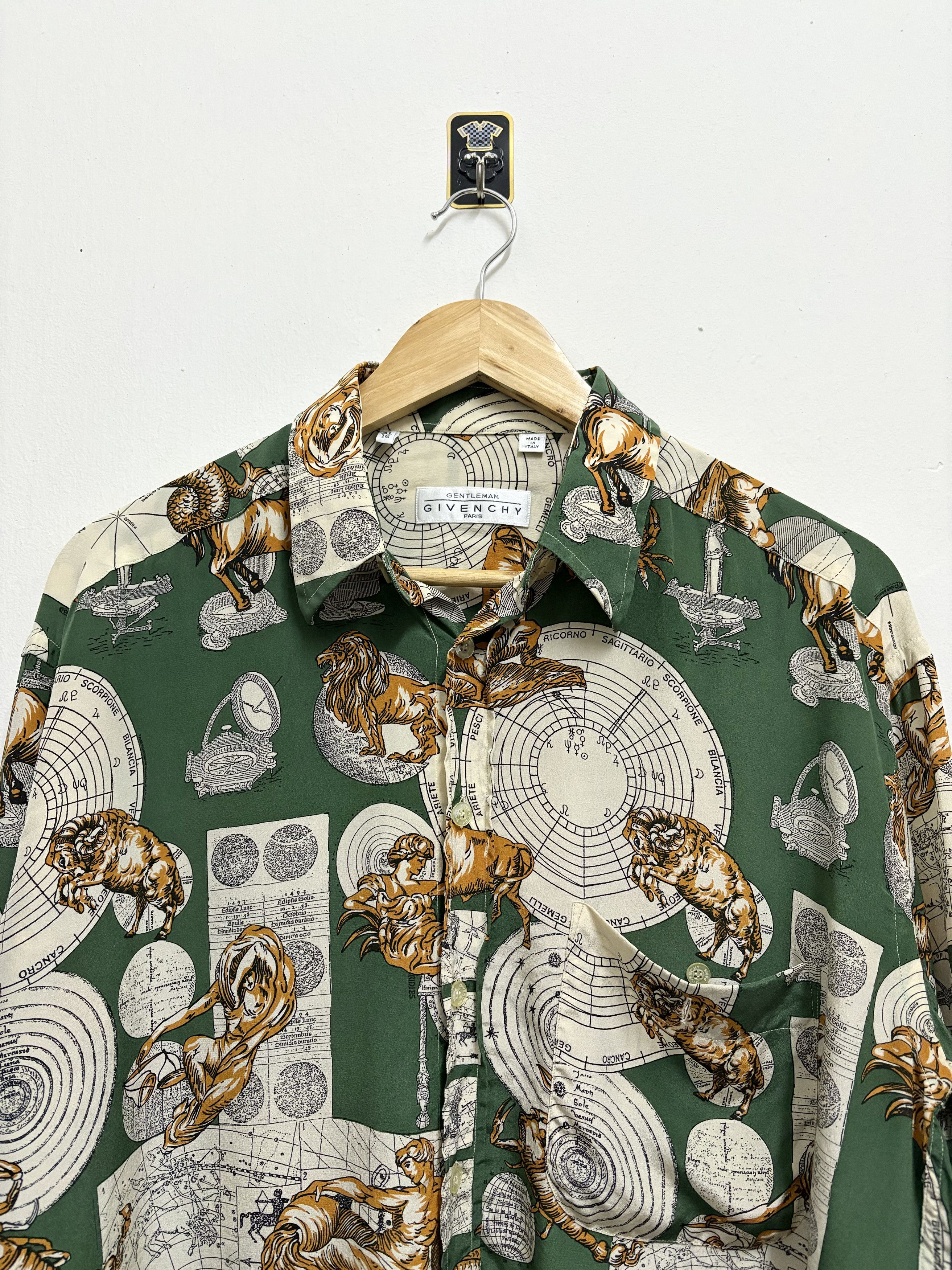 Givenchy Vintage Gentleman Givenchy Paris Scorpio Horoscope Shirt Size US L / EU 52-54 / 3 - 3 Thumbnail
