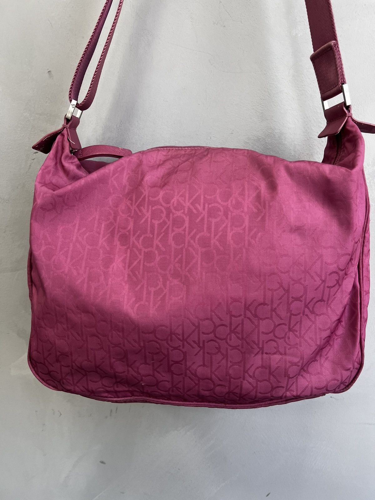 Calvin Klein VINTAGE ARCHIVE MONOGRAM CALVIN KLEIN NYLON MASSENGER BAG Size ONE SIZE - 5 Thumbnail