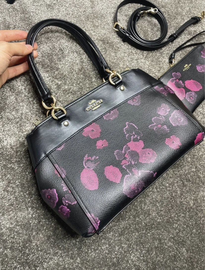 Coach Coach Floral Leather Bag Matching Wallet Set Gold Hardware Size ONE SIZE - 2 Thumbnail