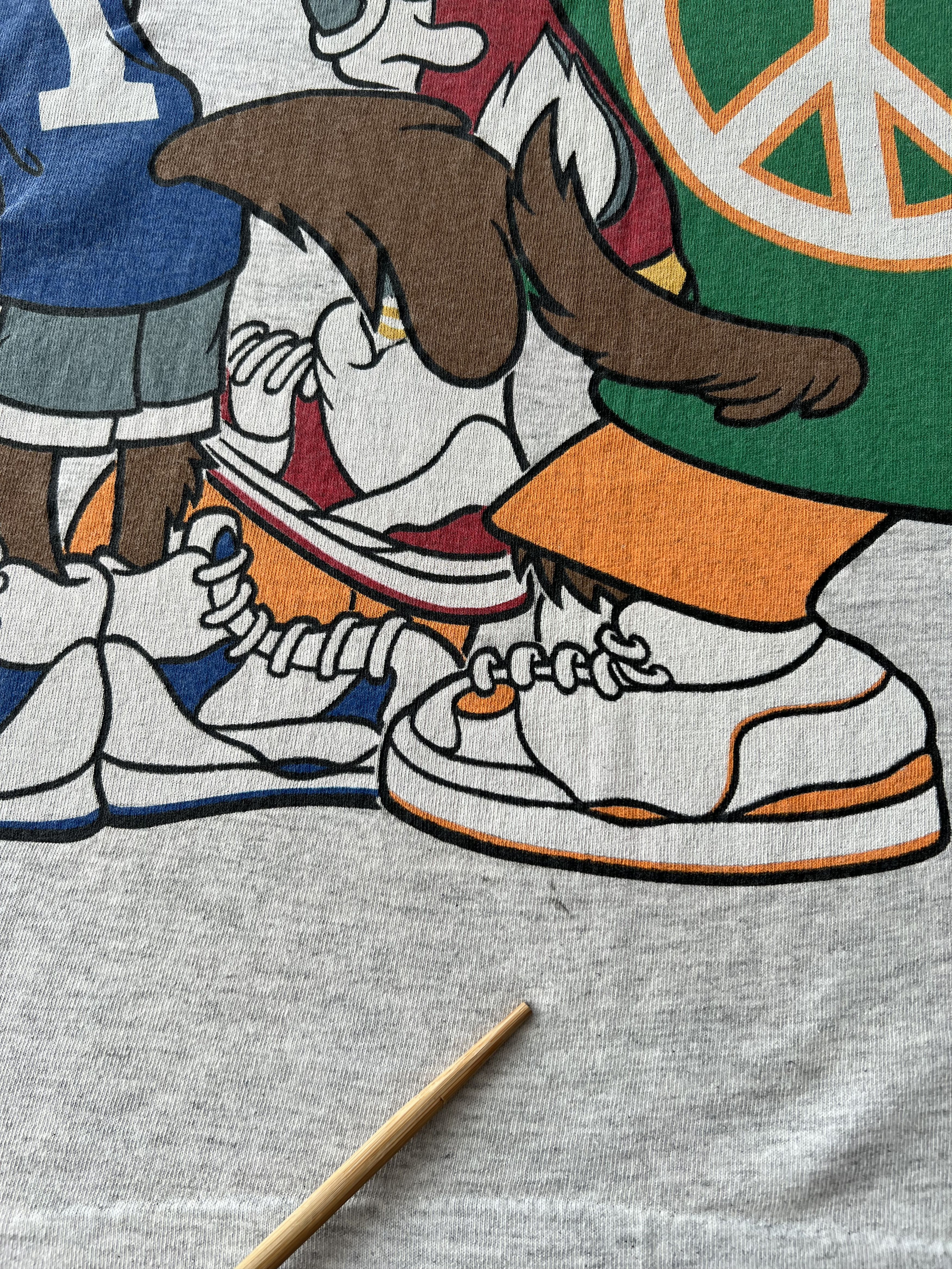 Warner Bros Vintage 1993 Looney Tunes Cross Colours Taz Bugs T-shirt Size US L / EU 52-54 / 3 - 14 Thumbnail