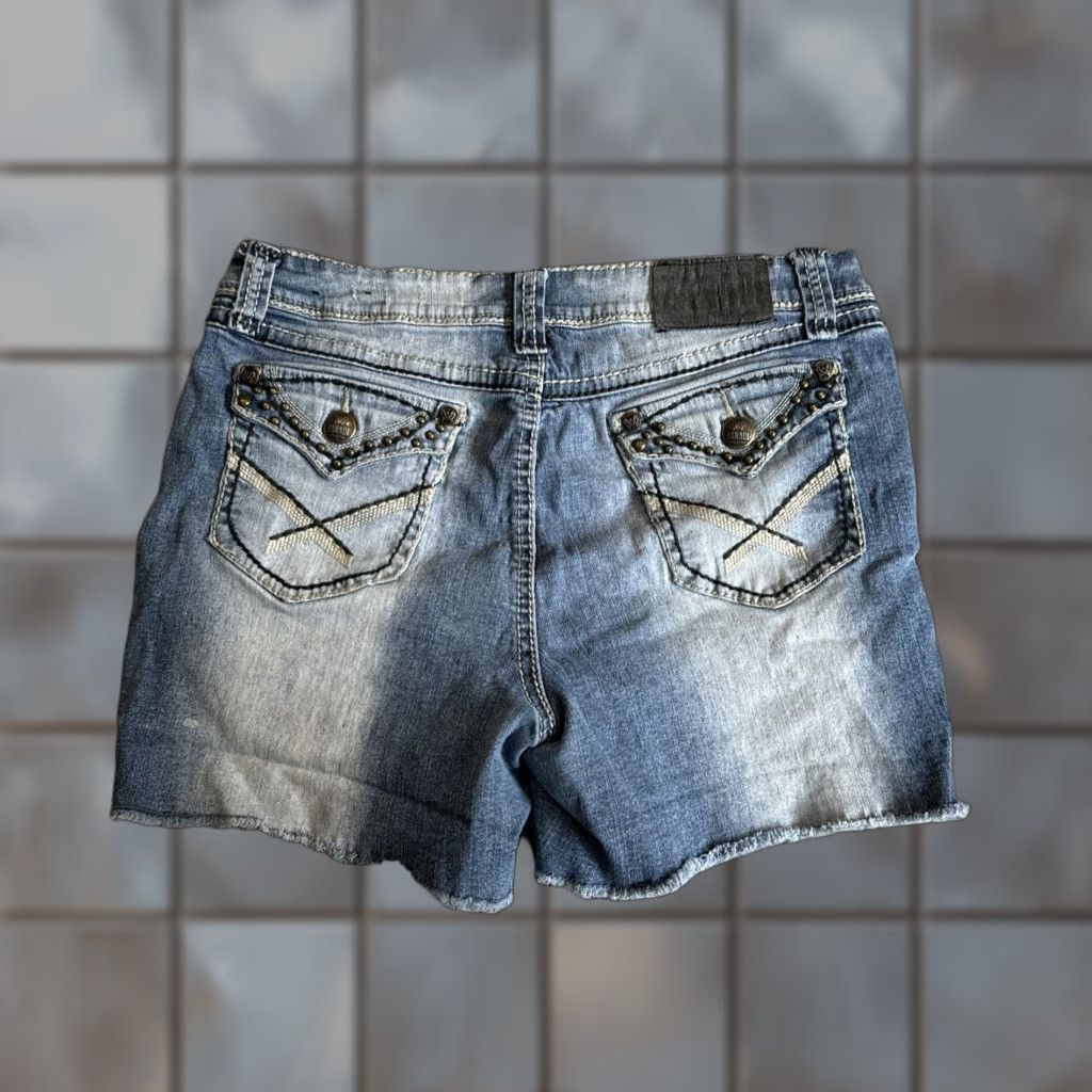 Vintage VINTAGE Zana Di Short’s Women’s 10 Blue Jean Light Wash 4" Inseam Cargo Jeans Women Mens? Size 32" / US 10 / IT 46 - 1 Thumbnail