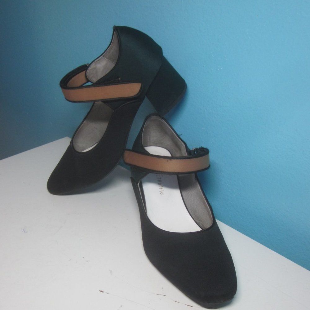 Orient Oriental Traffic Mary Janes Size L / 8 Size US 8 / IT 38 - 1 Thumbnail