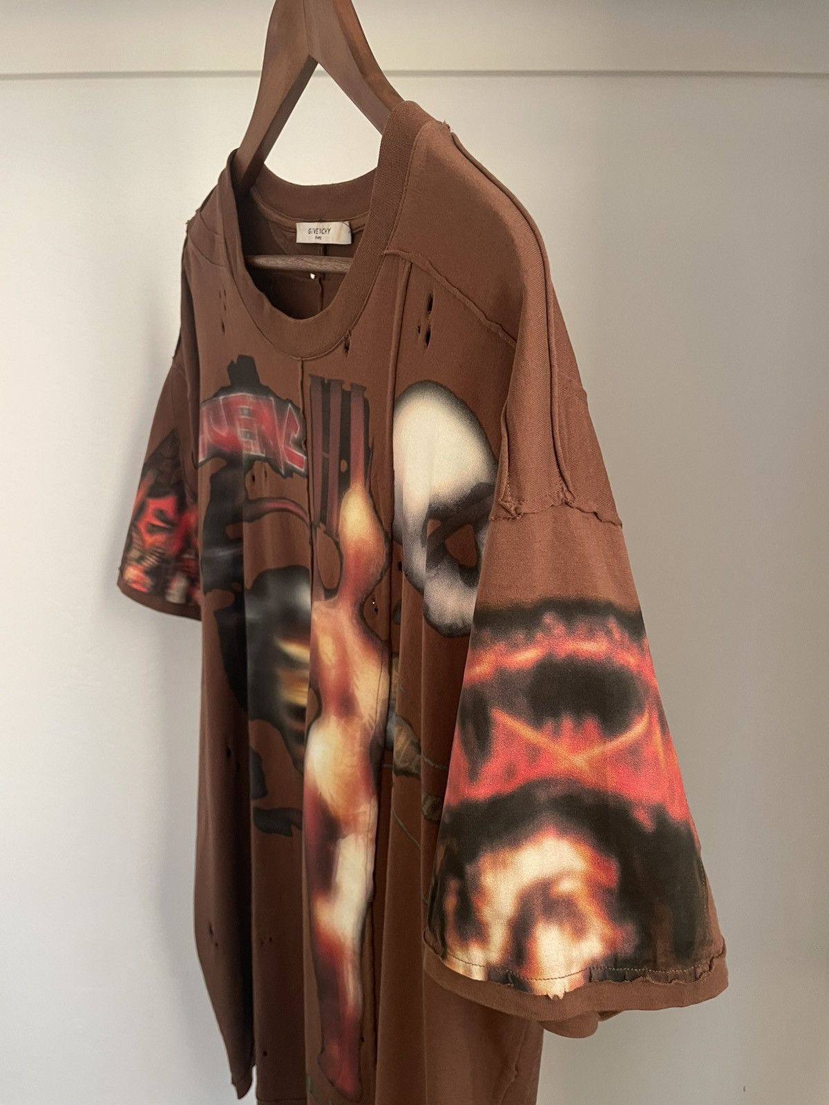 Givenchy Givenchy Heavy Metal T Shirt Size US XL / EU 56 / 4 - 6 Thumbnail