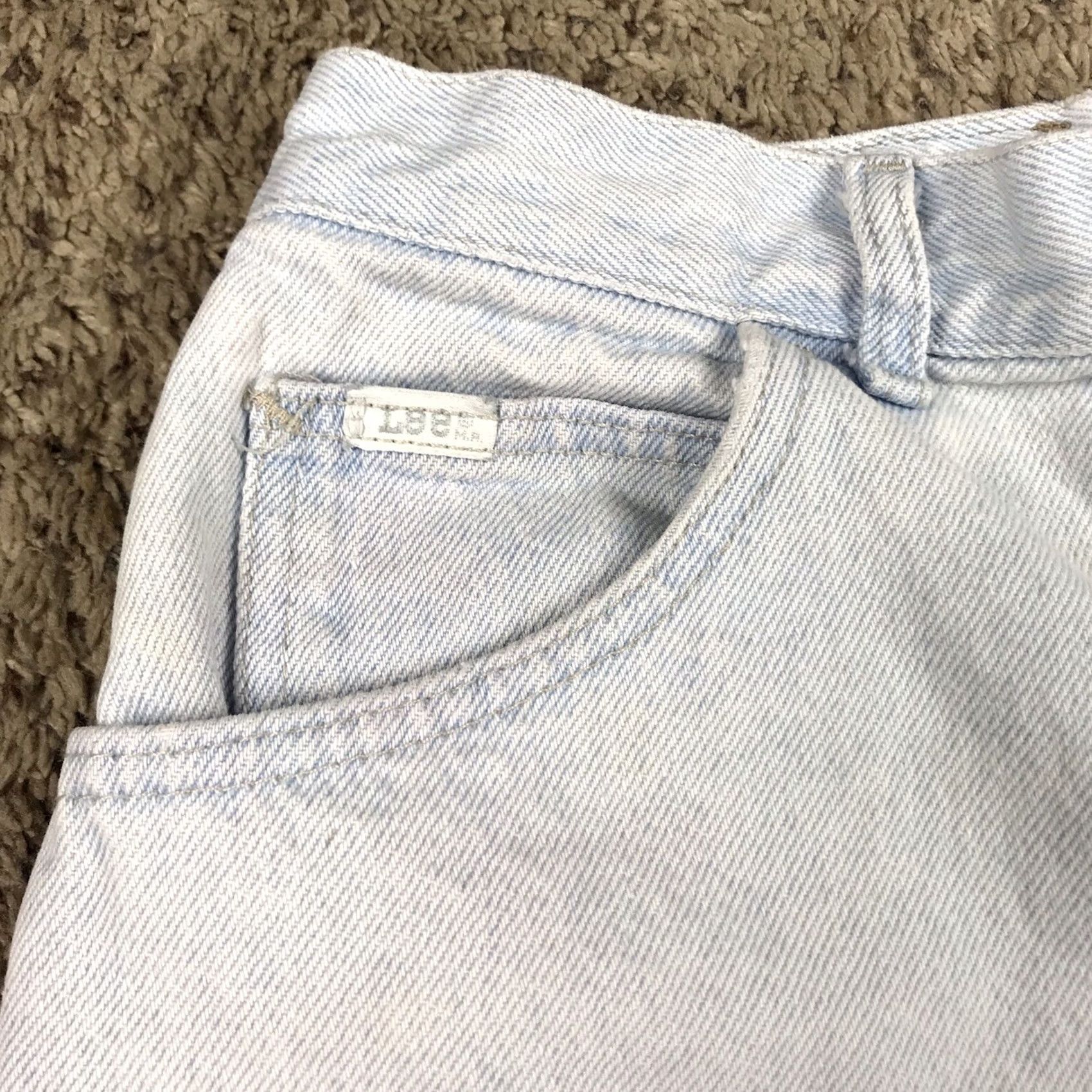 Lee VINTAGE Lees Denim High Rise Jean Shorts Sz 14 P Womens 31” Waist Mom Shorts Blue 90s Mens Womens Jeans Shorts Pocket Design Vintage Denim 5-Pocket Size 36" / US 14 / IT 50 - 6 Thumbnail
