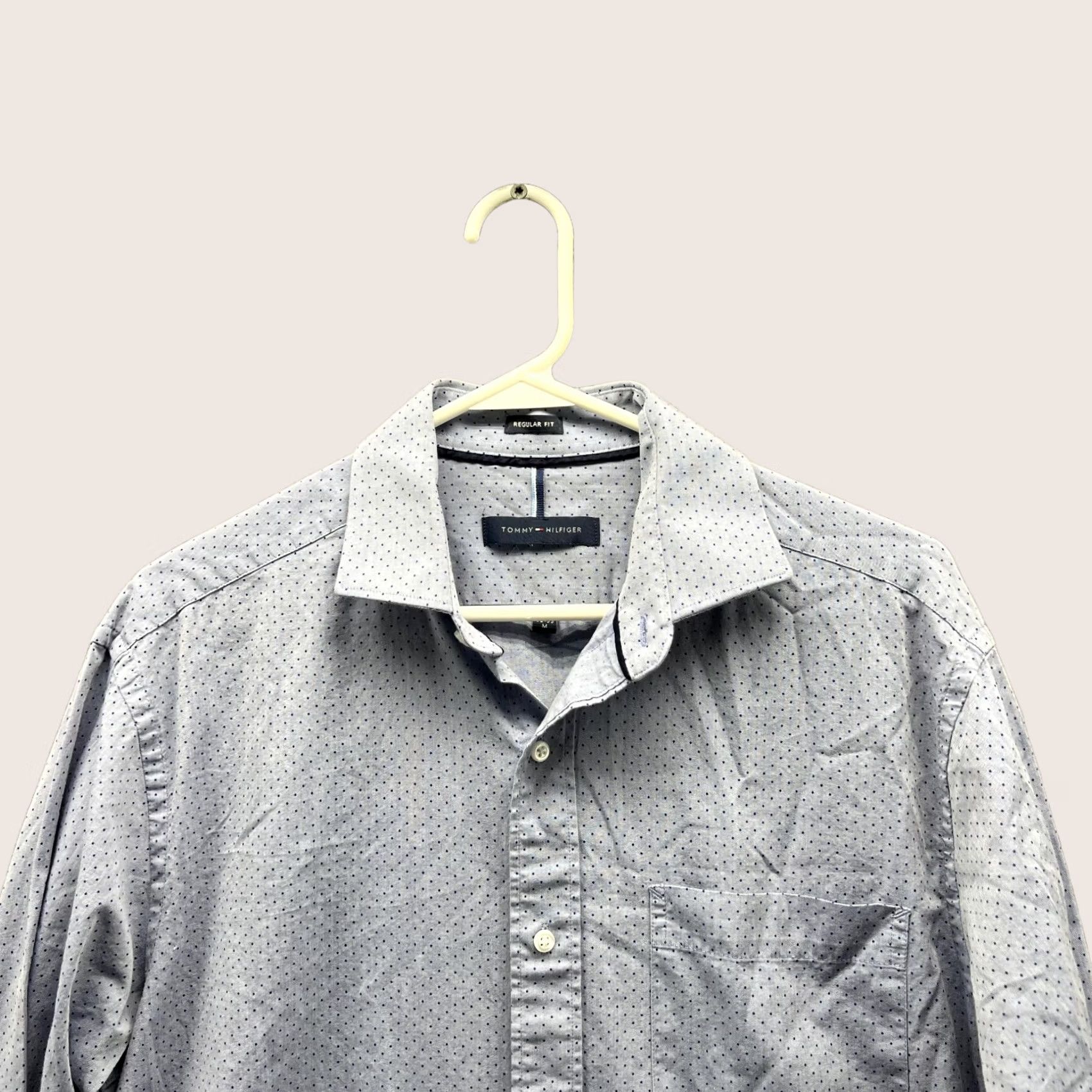Tommy Hilfiger VINTAGE? No. Tommy Hilfiger Shirt Men Medium Adult Blue Casual Button-Down Polka Dot 42 in Chest Regular Size US M / EU 48-50 / 2 - 1 Thumbnail