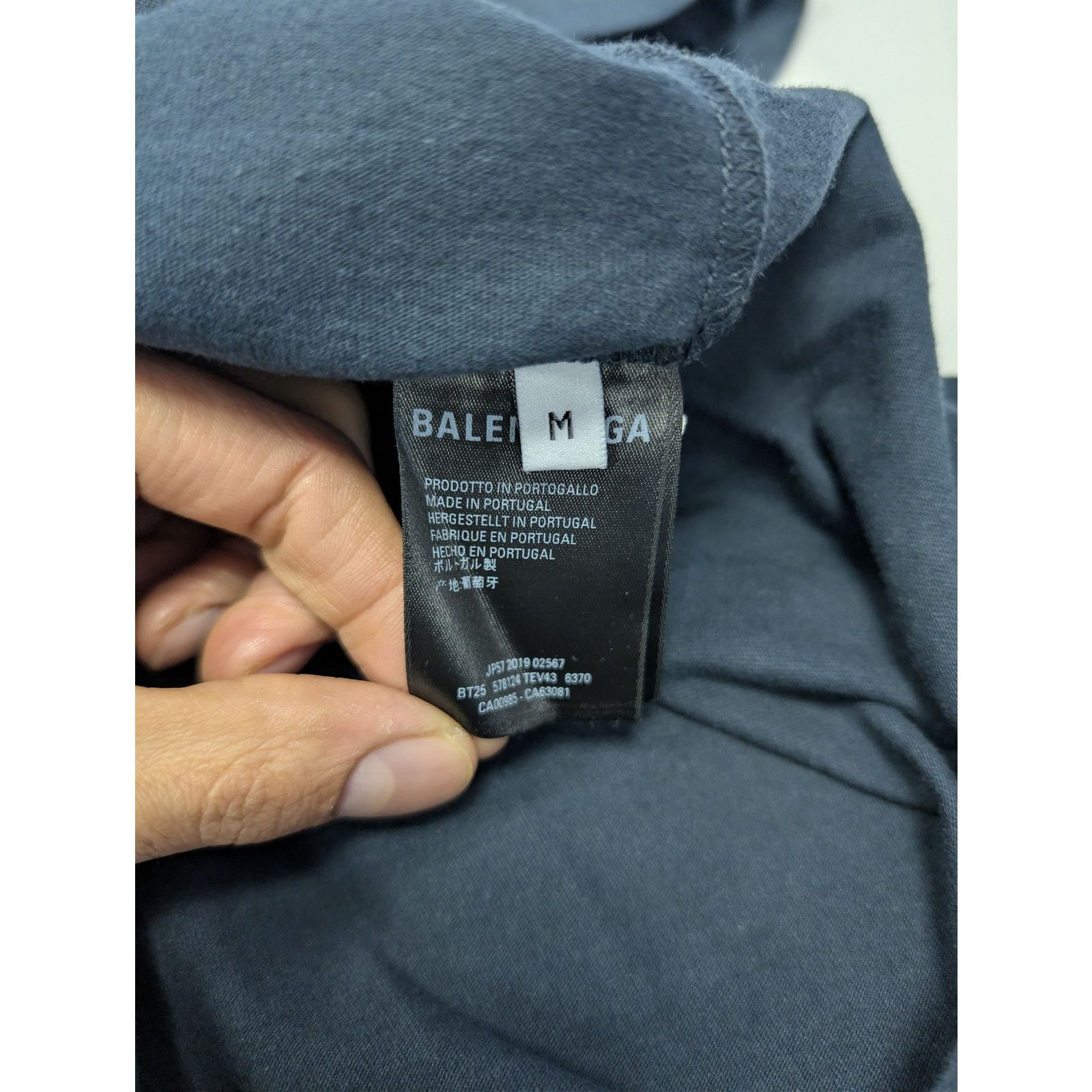 Balenciaga o1rshd1 Light Jersey Balenciaga Logo Top T-Shirt Washed Navy Size US M / EU 48-50 / 2 - 17 Thumbnail
