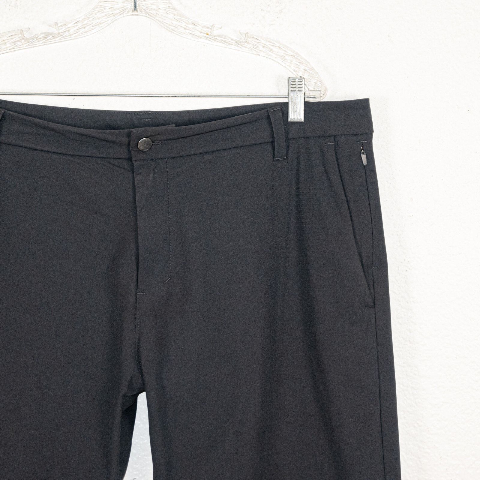 Lululemon Lululemon Men's Commission Pants Classic warpstreme size 38 Size US 38 / EU 54 - 7 Thumbnail
