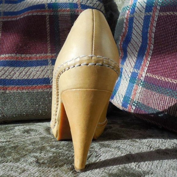 Marni MARNI Cutout Leather Pumps Nude Pointed Toe Platform Heels S Size US 5 / IT 35 - 6 Thumbnail