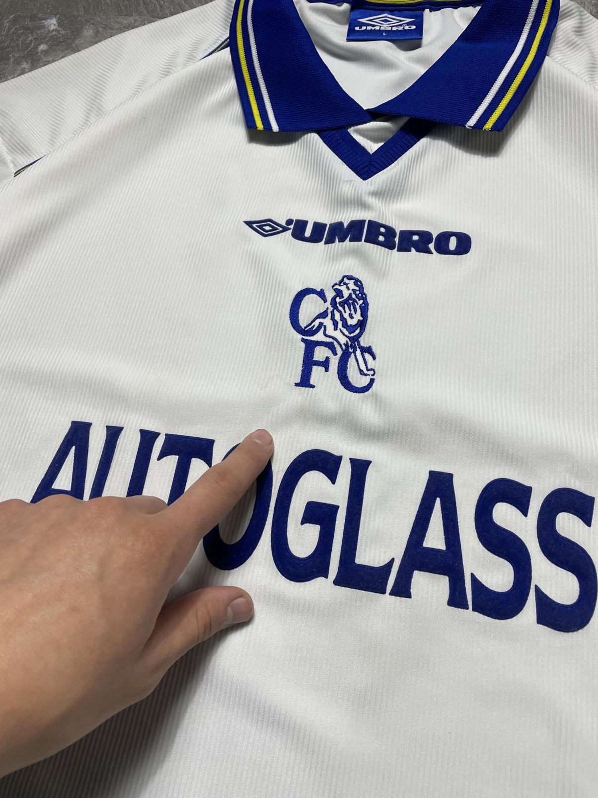 Umbro vintage umbro chelsea vintage 1998 2000 soccer jersea shirt Size US L / EU 52-54 / 3 - 4 Thumbnail