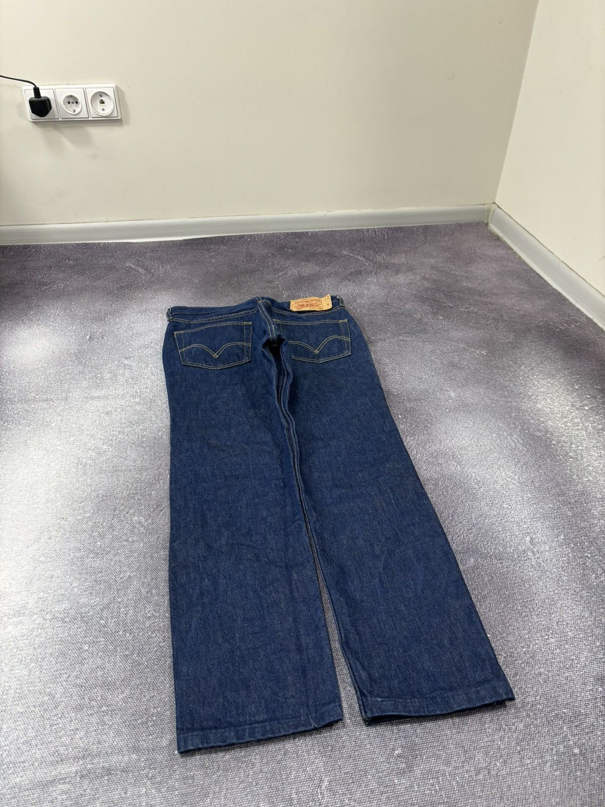 Levi's Vintage Levi’s 501 Straight Leg Button-Fly Blue Denim Jeans Size US 32 / EU 48 - 3 Thumbnail
