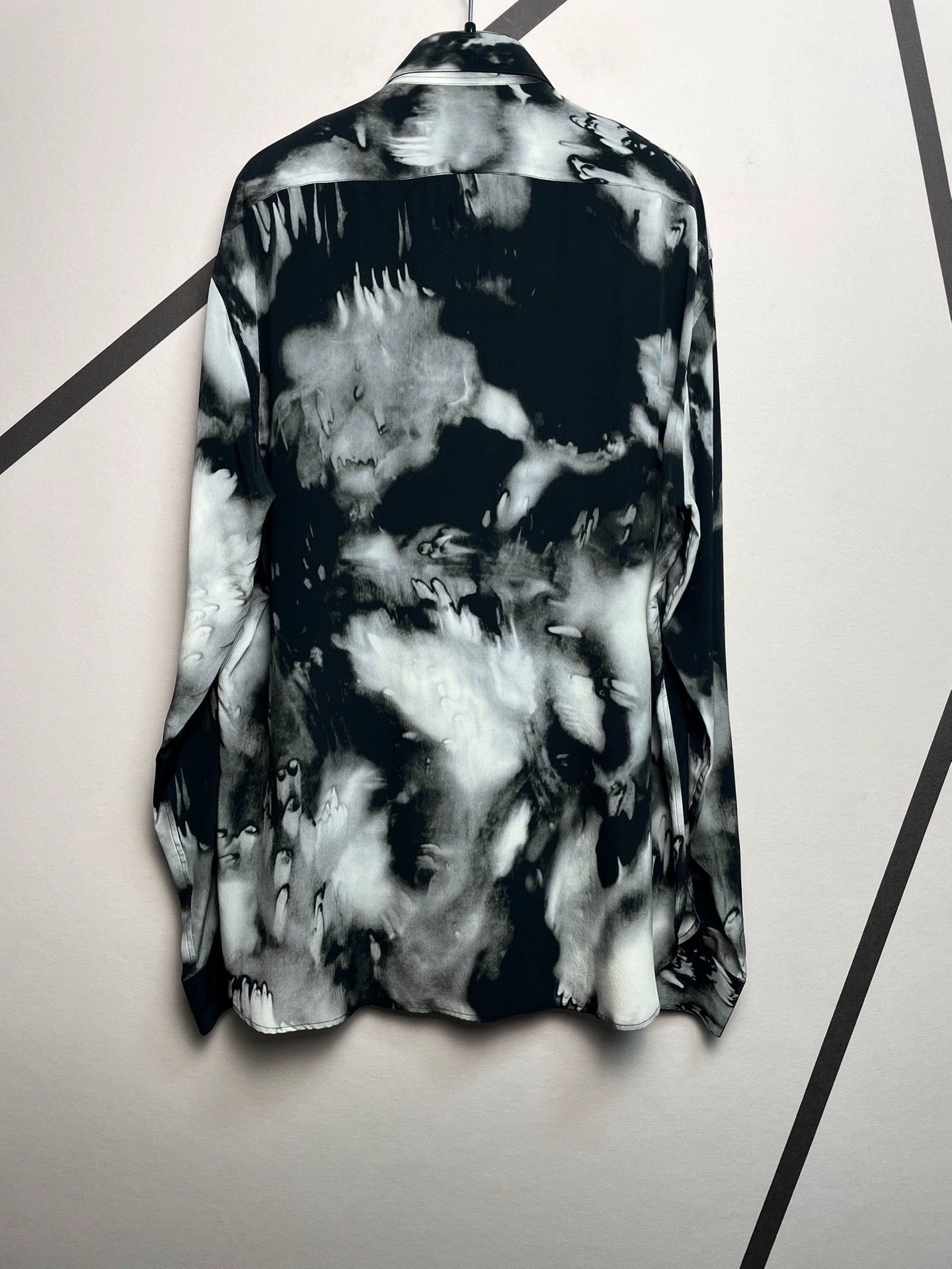 Saint Laurent Paris Authentic Saint Laurent White Splatter Print Silk Shirt Size US XS / EU 42 / 0 - 2 Thumbnail