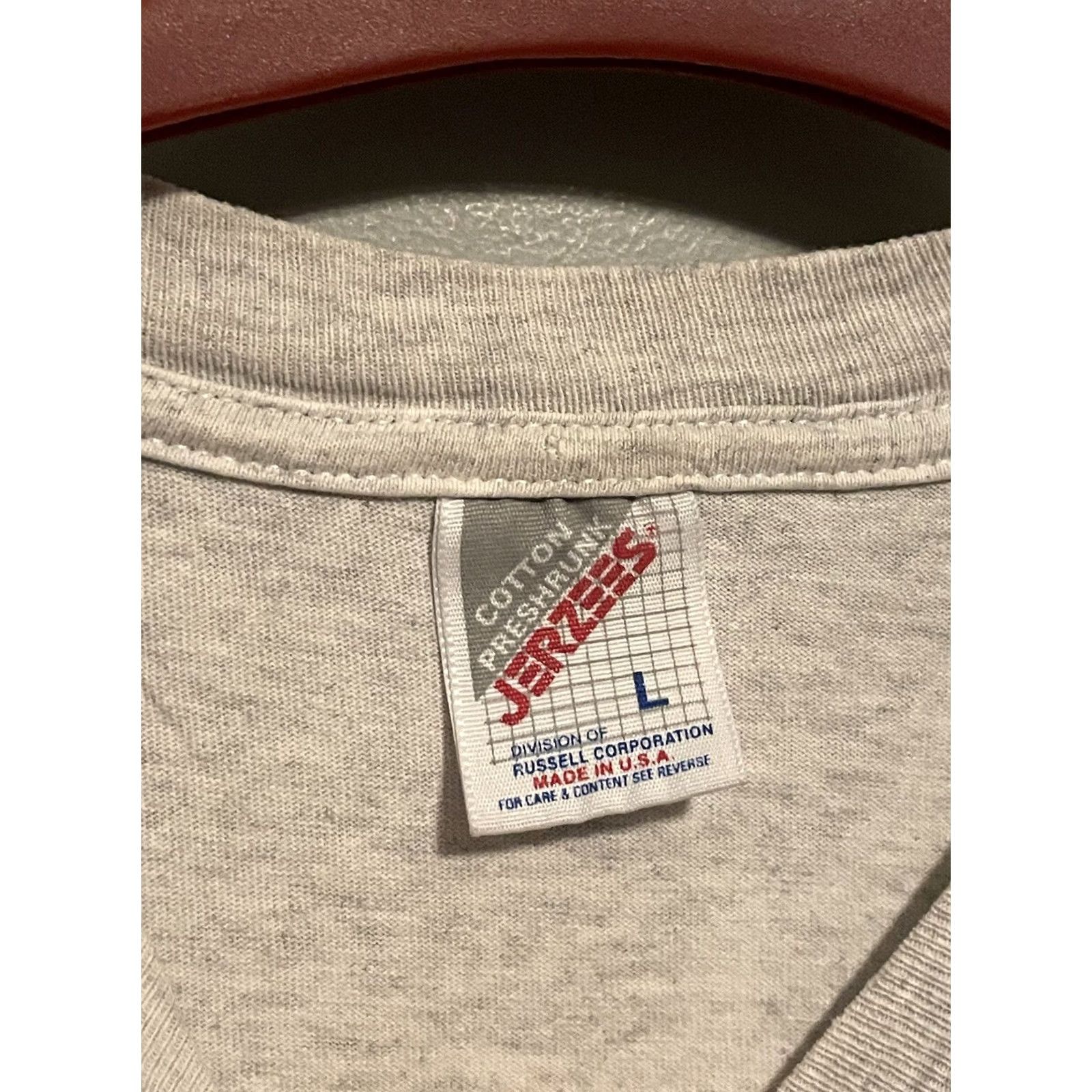 Logo 7 VINTAGE Metropolitan Museum of Art Logo Art Tee Shirt Large Gray Cotton Graphic Print Short Sleeve Men L Art/Logo 90s/Museum Mens Size US L / EU 52-54 / 3 - 4 Thumbnail