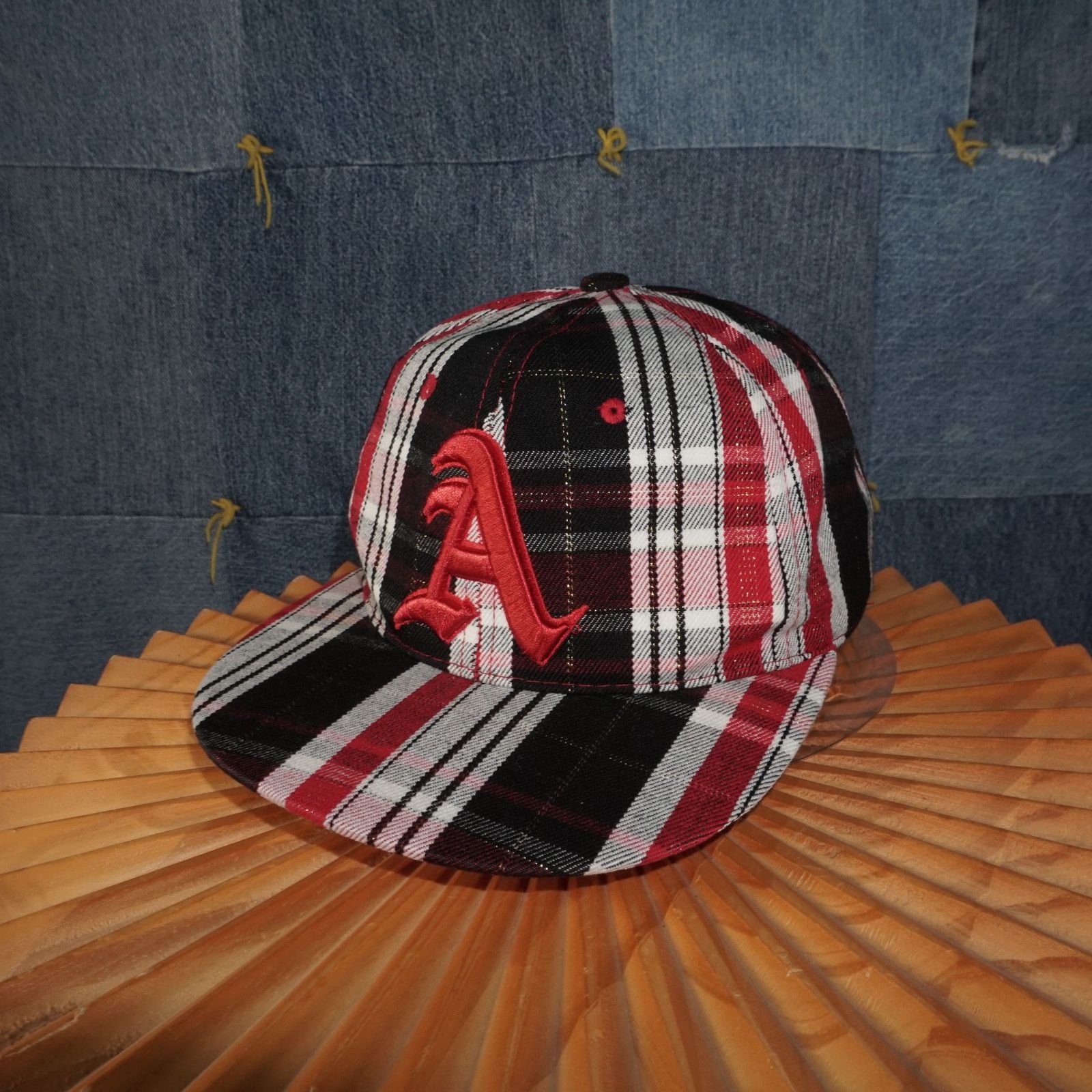 MLB OSFA - Vintage / Y2K Plaid Embroidered Oakland A's Snap Hat Size ONE SIZE - 2 Thumbnail