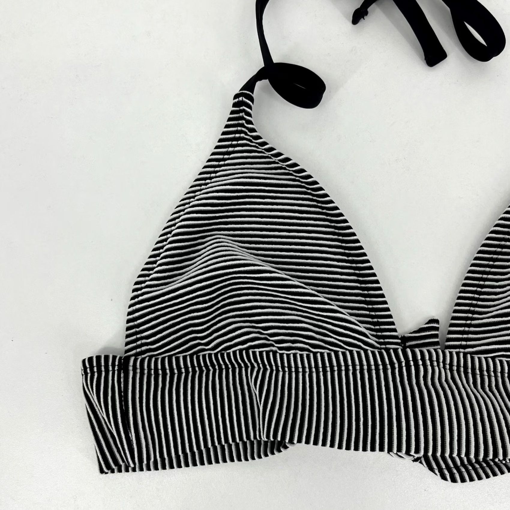 Vintage Shade & Shore Bikini Top Women's M Black Striped Triangle Wireless Halter Top M BLACK Striped Triangle Wireless Women’s Bikini Top Size M / US 6-8 / IT 42-44 - 2 Thumbnail